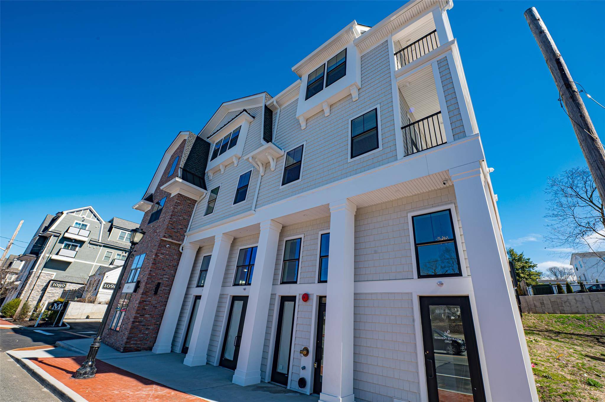 Huntington Station, NY 11746,1100 New York AVE #103