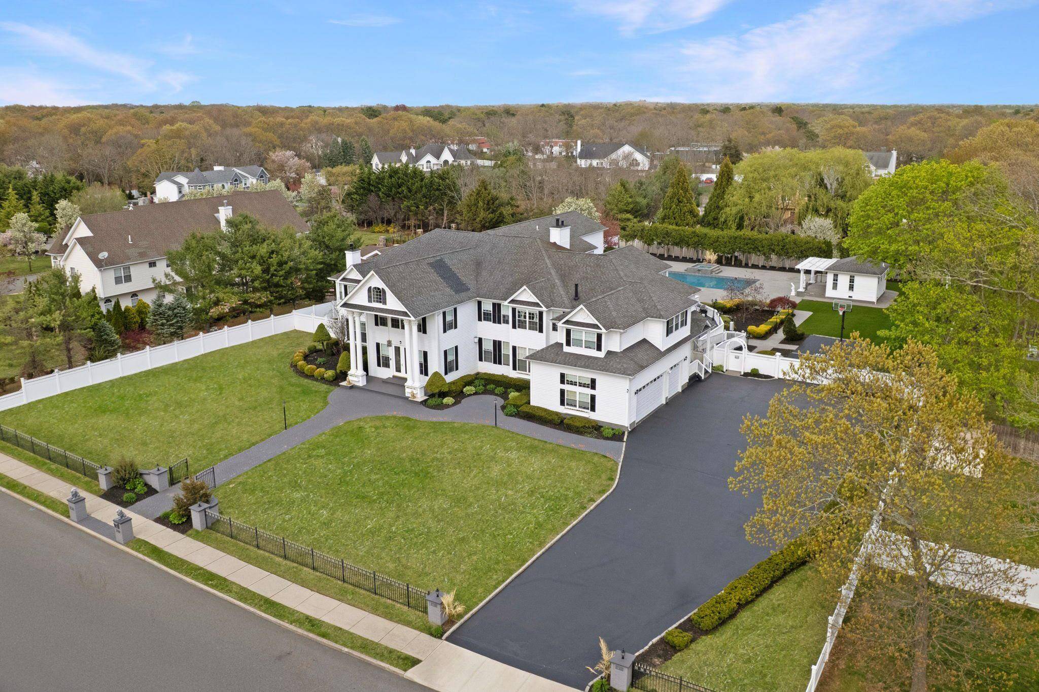 Medford, NY 11763,91 Fairmont AVE