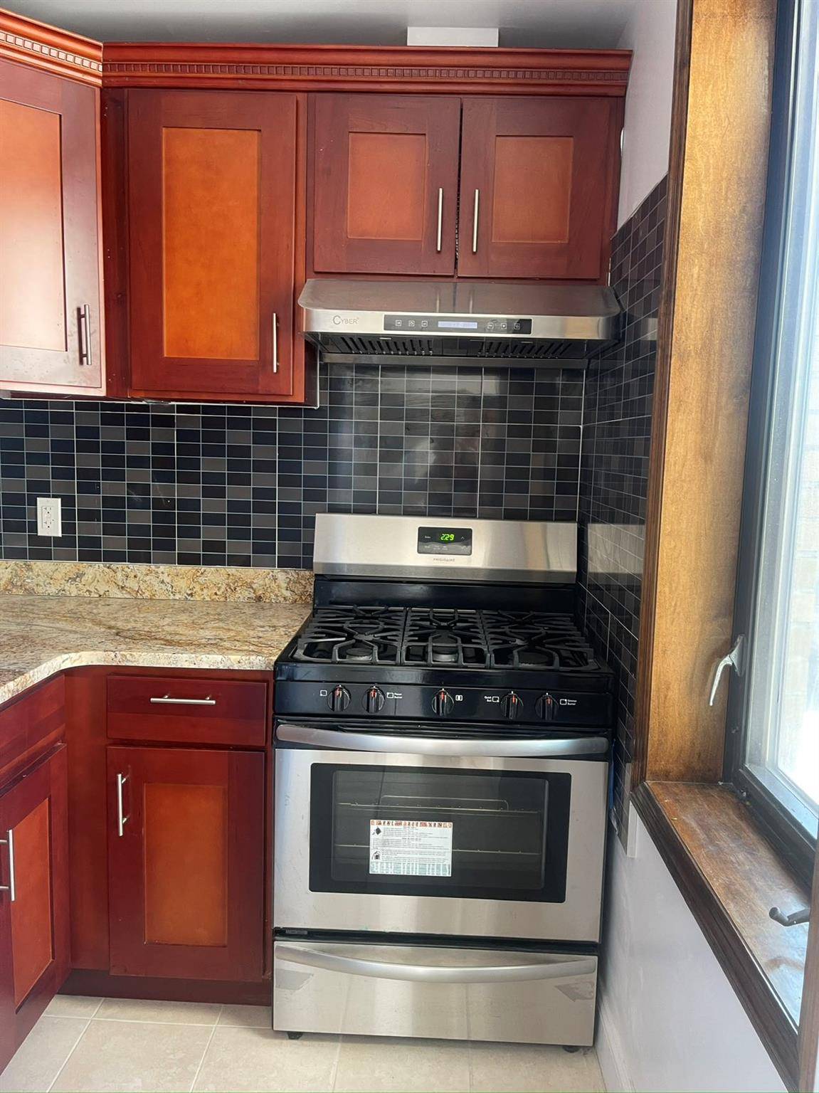 Astoria, NY 11102,3063 31st ST #702