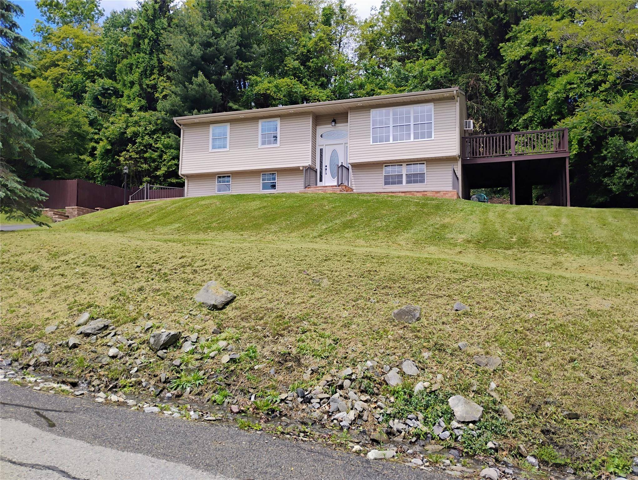Marlboro, NY 12542,144 Reservoir RD
