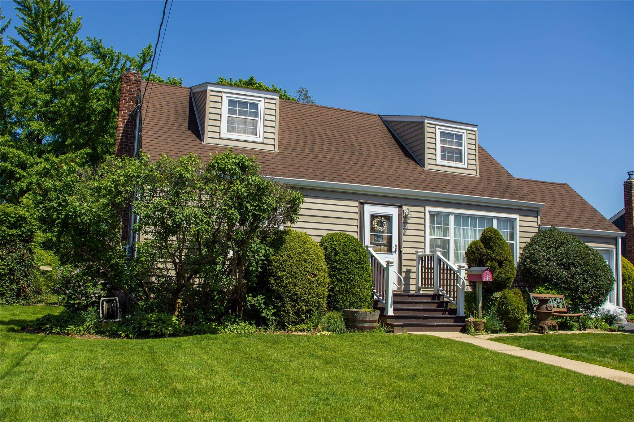 Farmingdale, NY 11735,11 Barbara DR