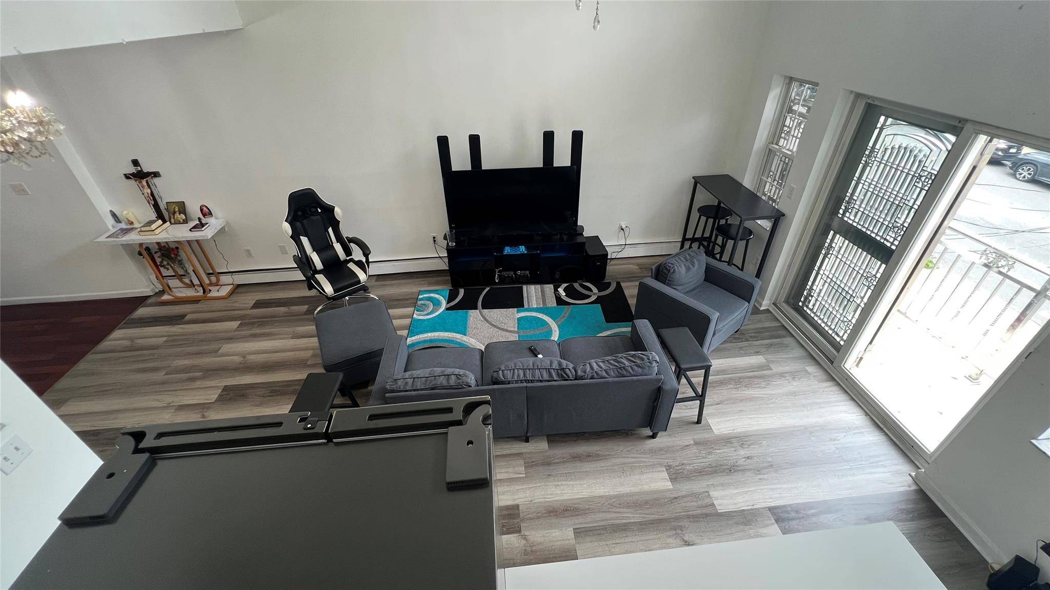 Woodside, NY 11377,70-17 45 AVE #2 Family