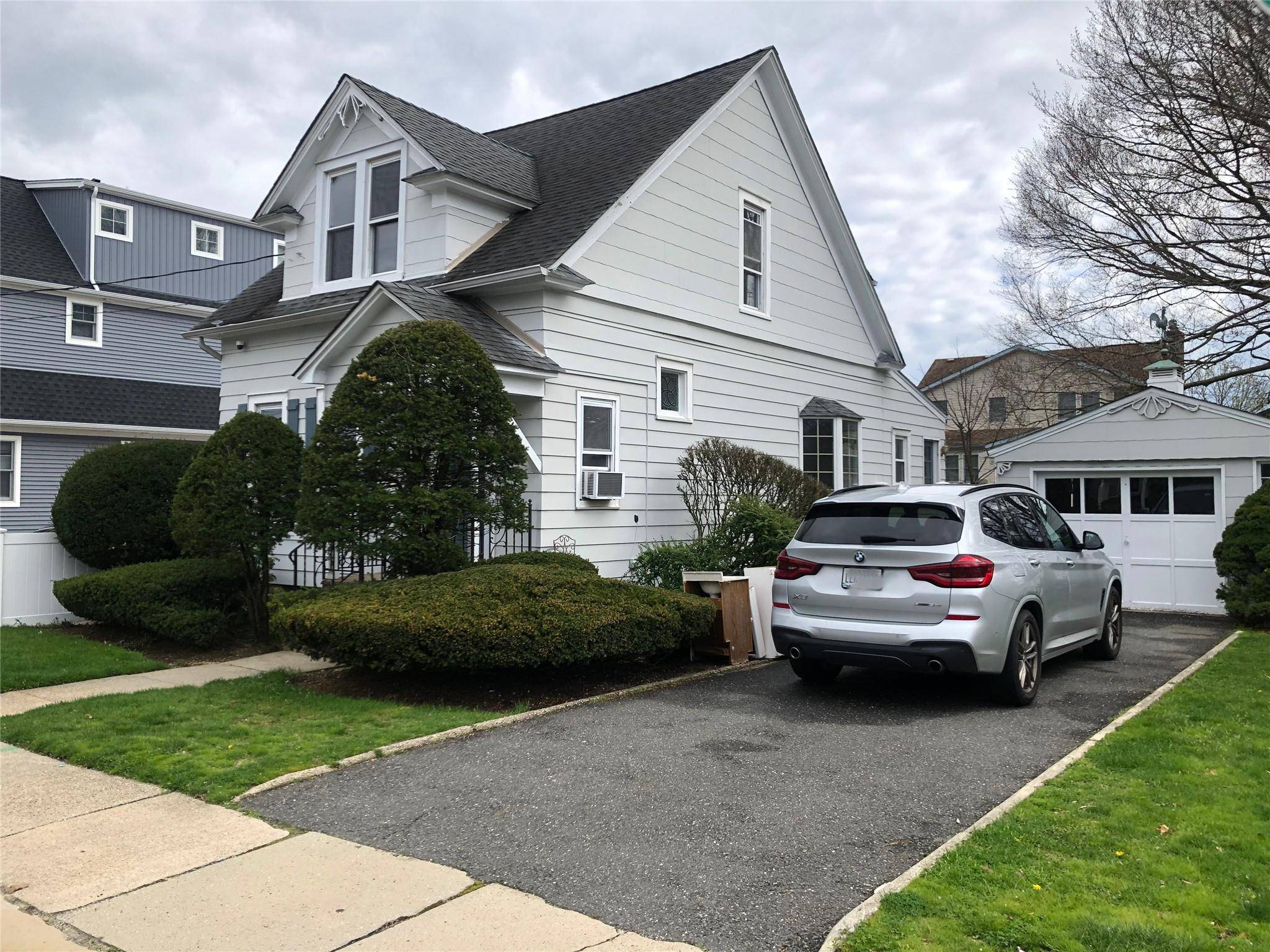 Rockville Centre, NY 11570,502 Lakeview AVE