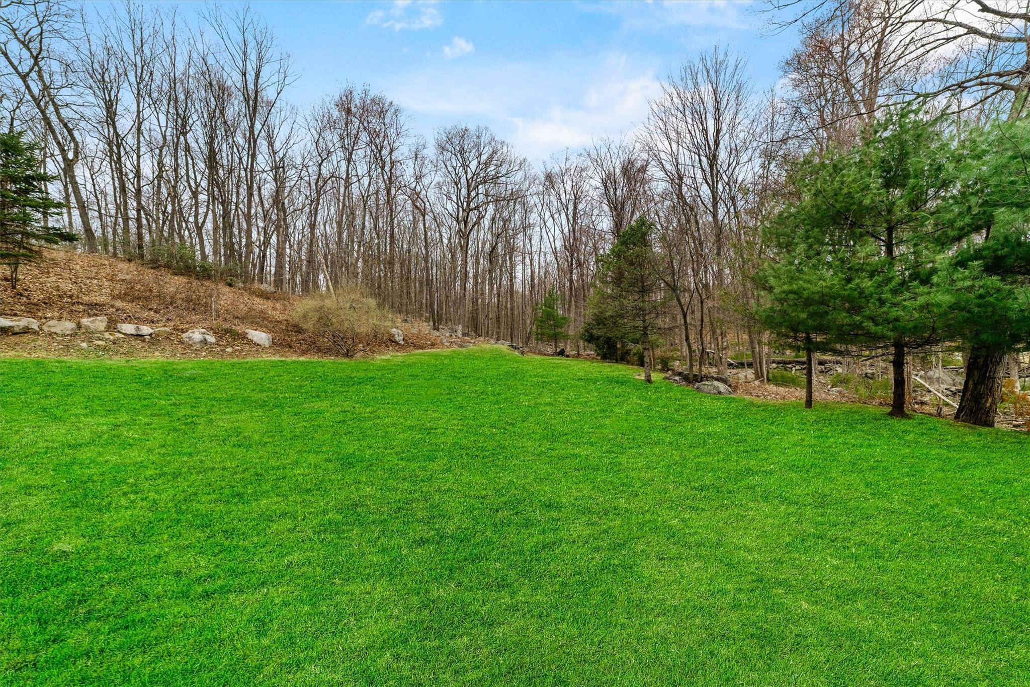 South Salem, NY 10590,123 East ST