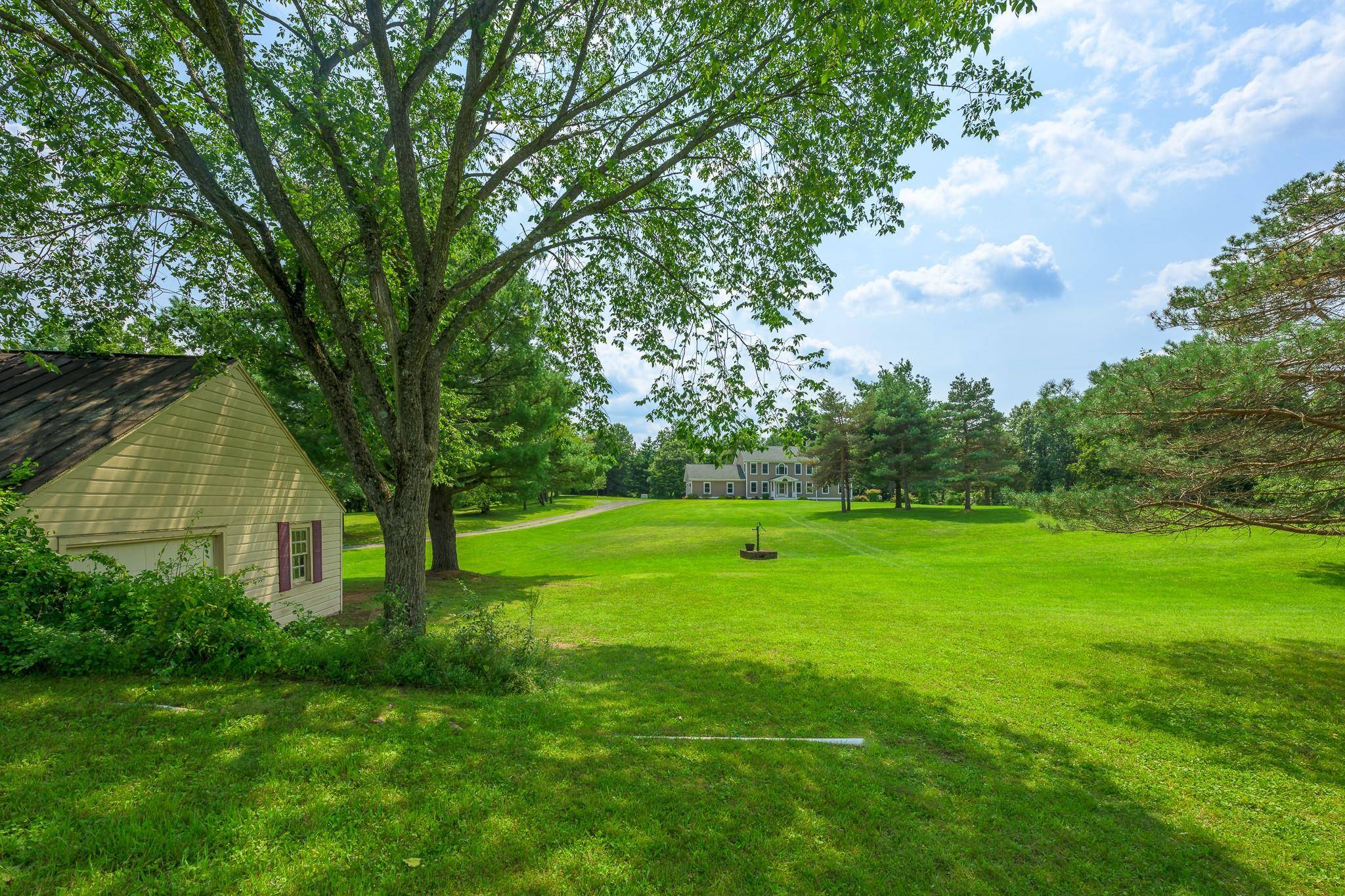 Kinderhook, NY 12106,33 Wildflower Road