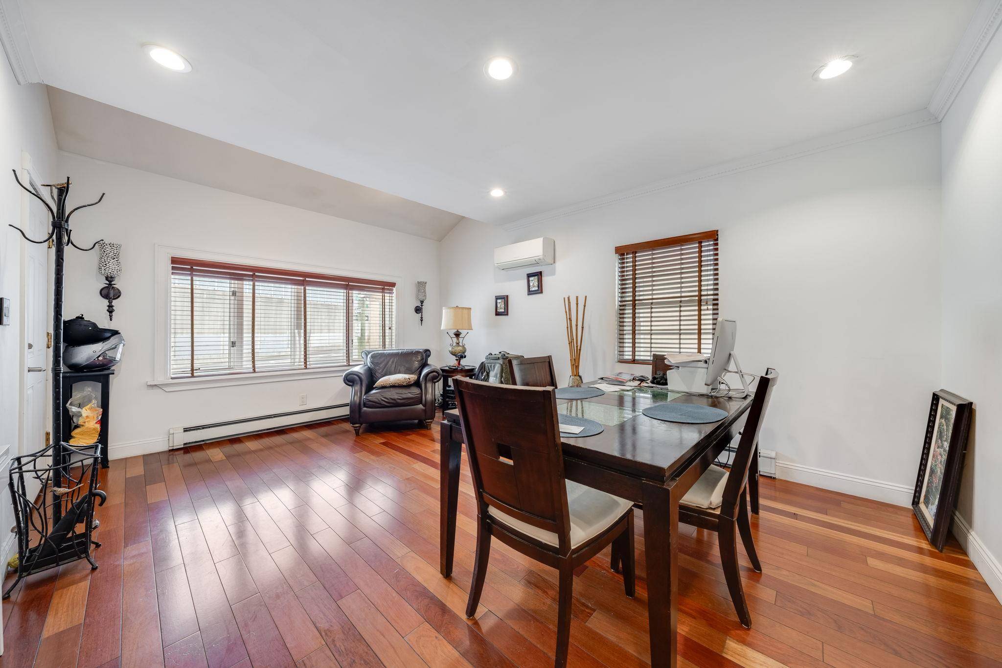 Maspeth, NY 11378,71-26 58 AVE