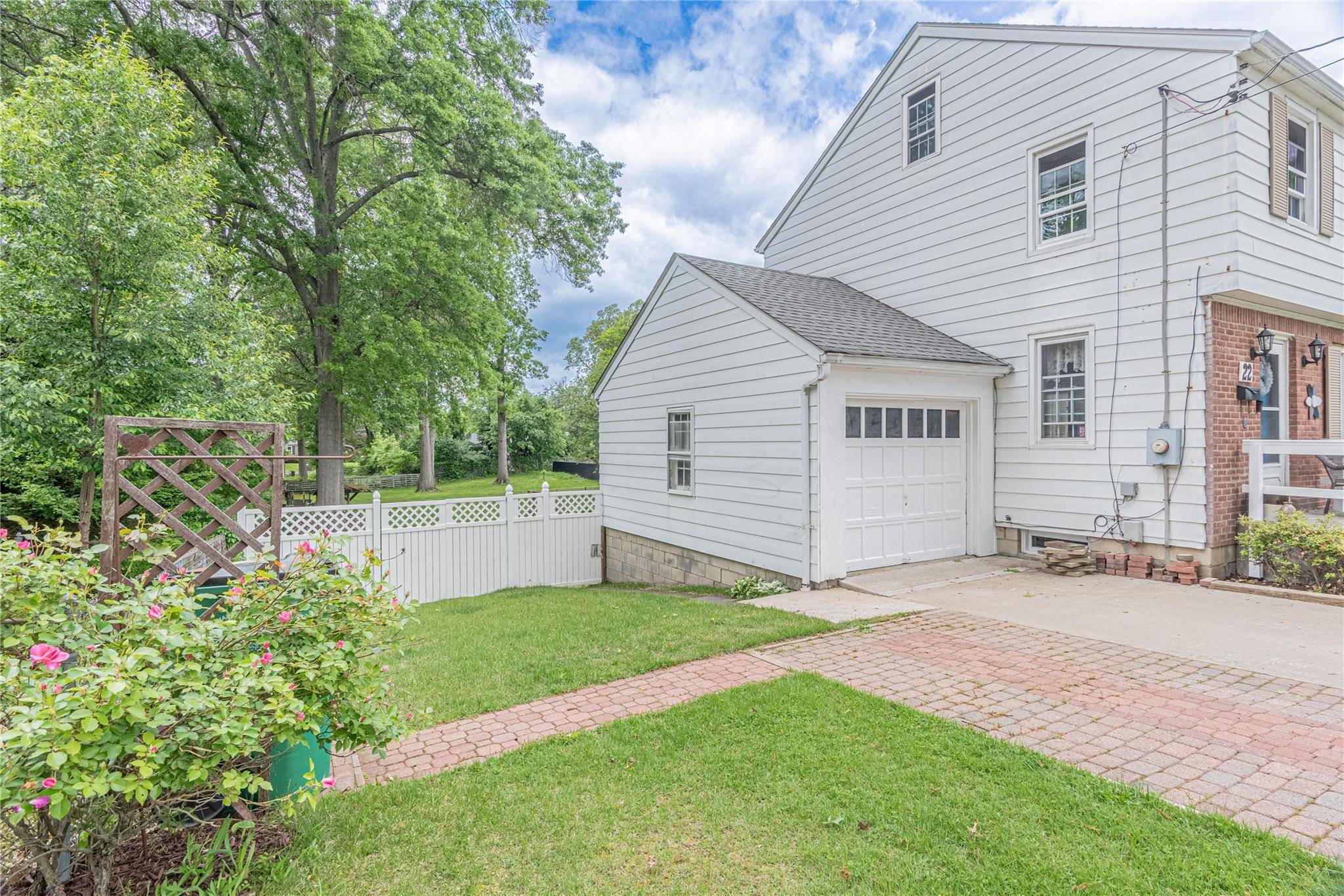 Beacon, NY 12508,22 Deerfield PL