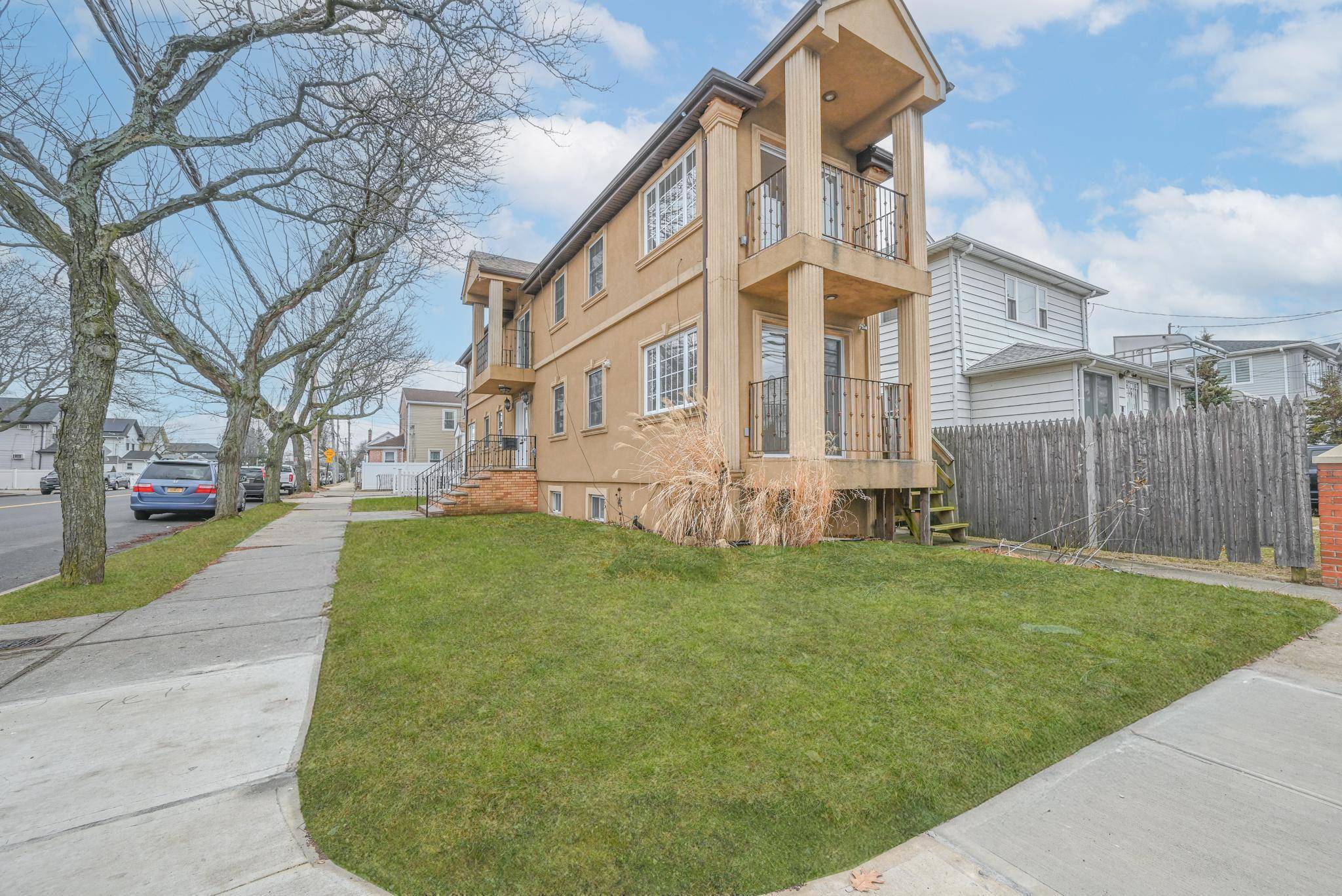 Springfield Gardens, NY 11413,145-06 225 ST
