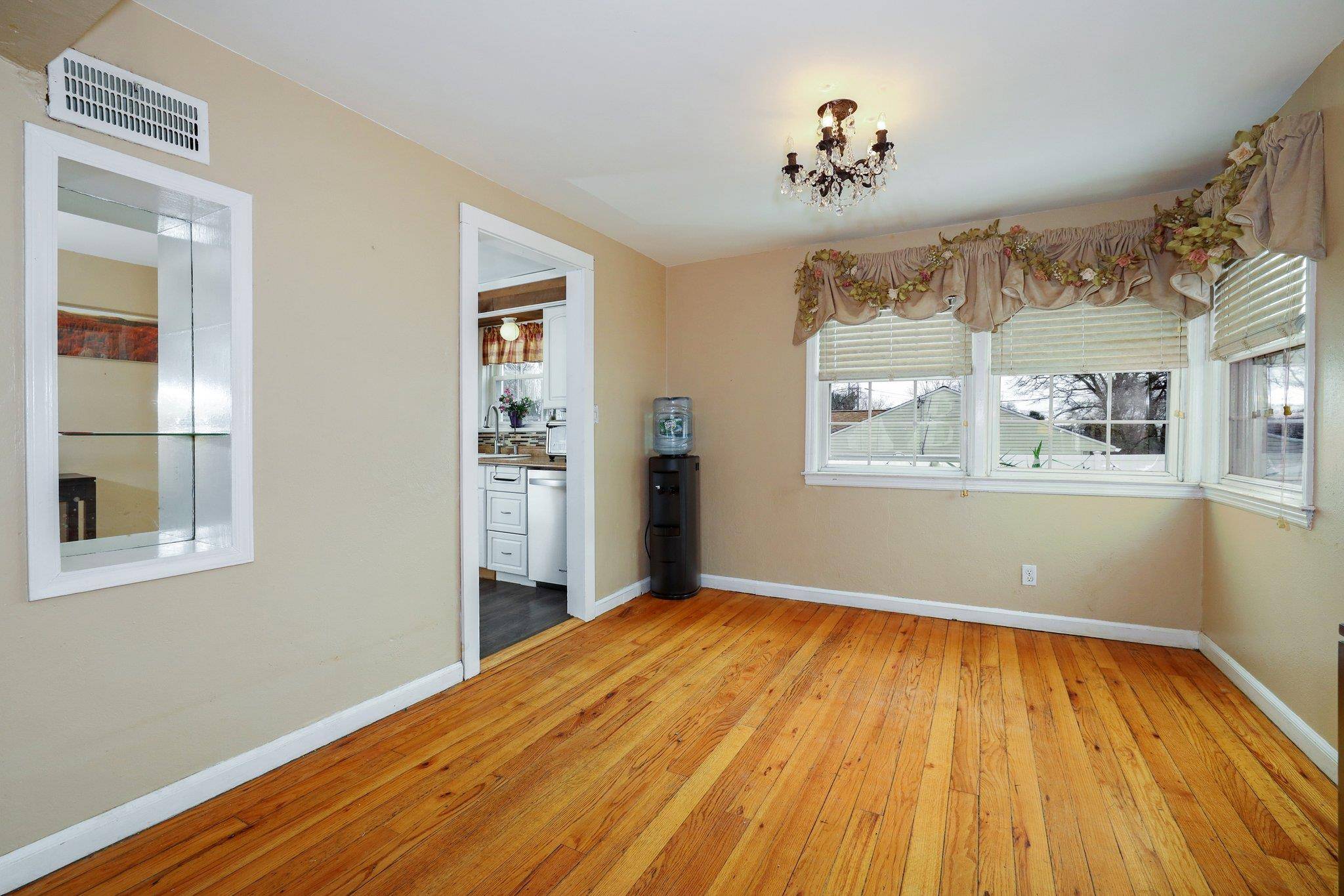 Yonkers, NY 10710,114 Windermere DR