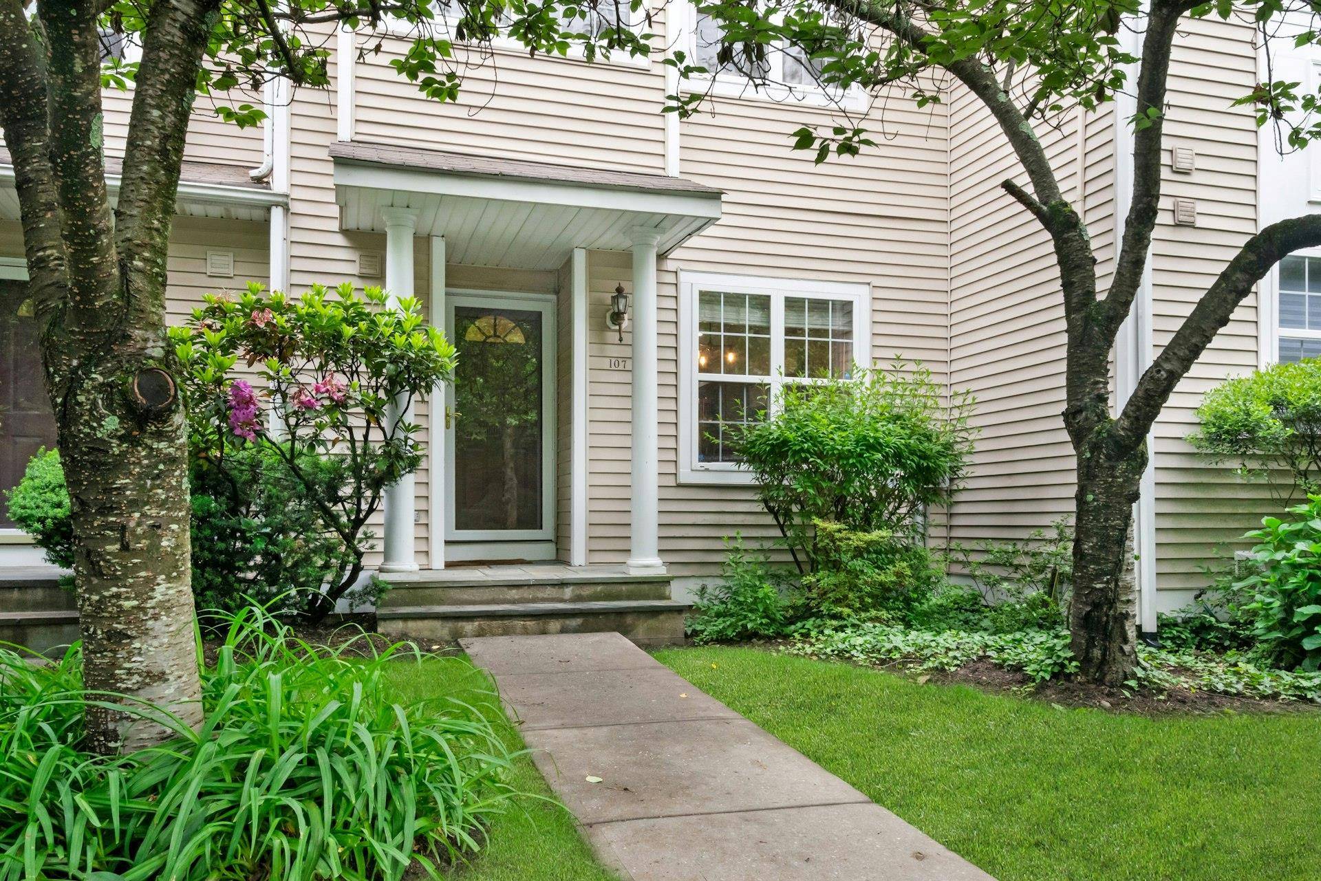 Briarcliff Manor, NY 10510,107 Glenwood DR