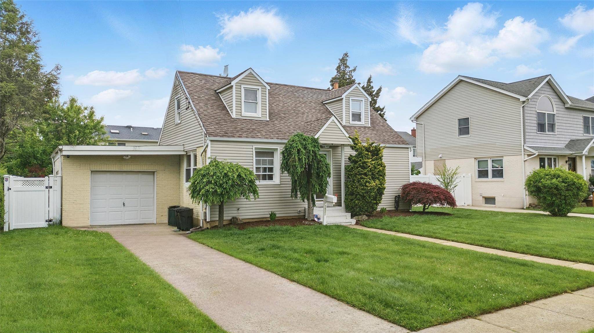 East Meadow, NY 11554,1531 Sidney PL