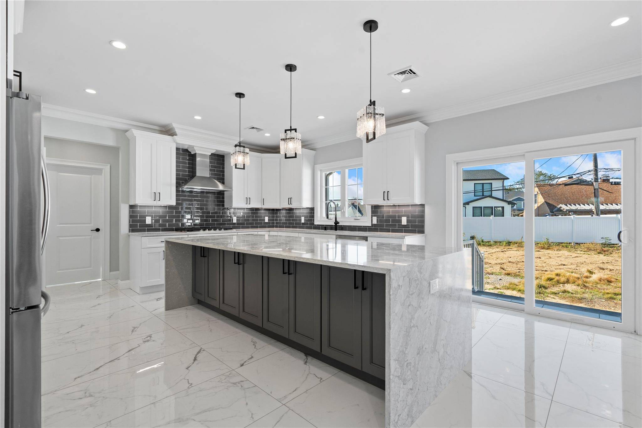Syosset, NY 11791,134 Southwood CIR