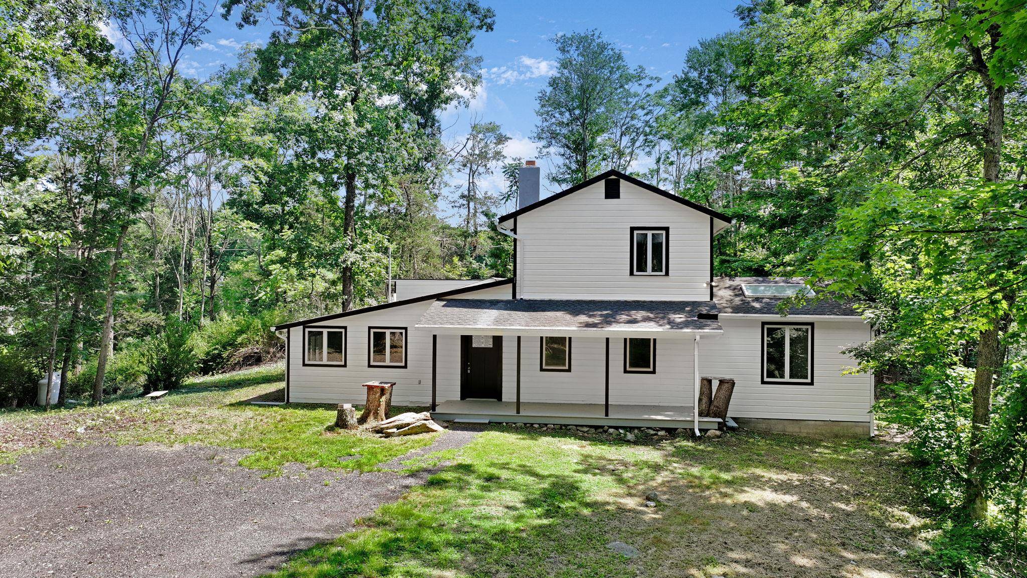 Pleasant Valley, NY 12569,26 Carter RD