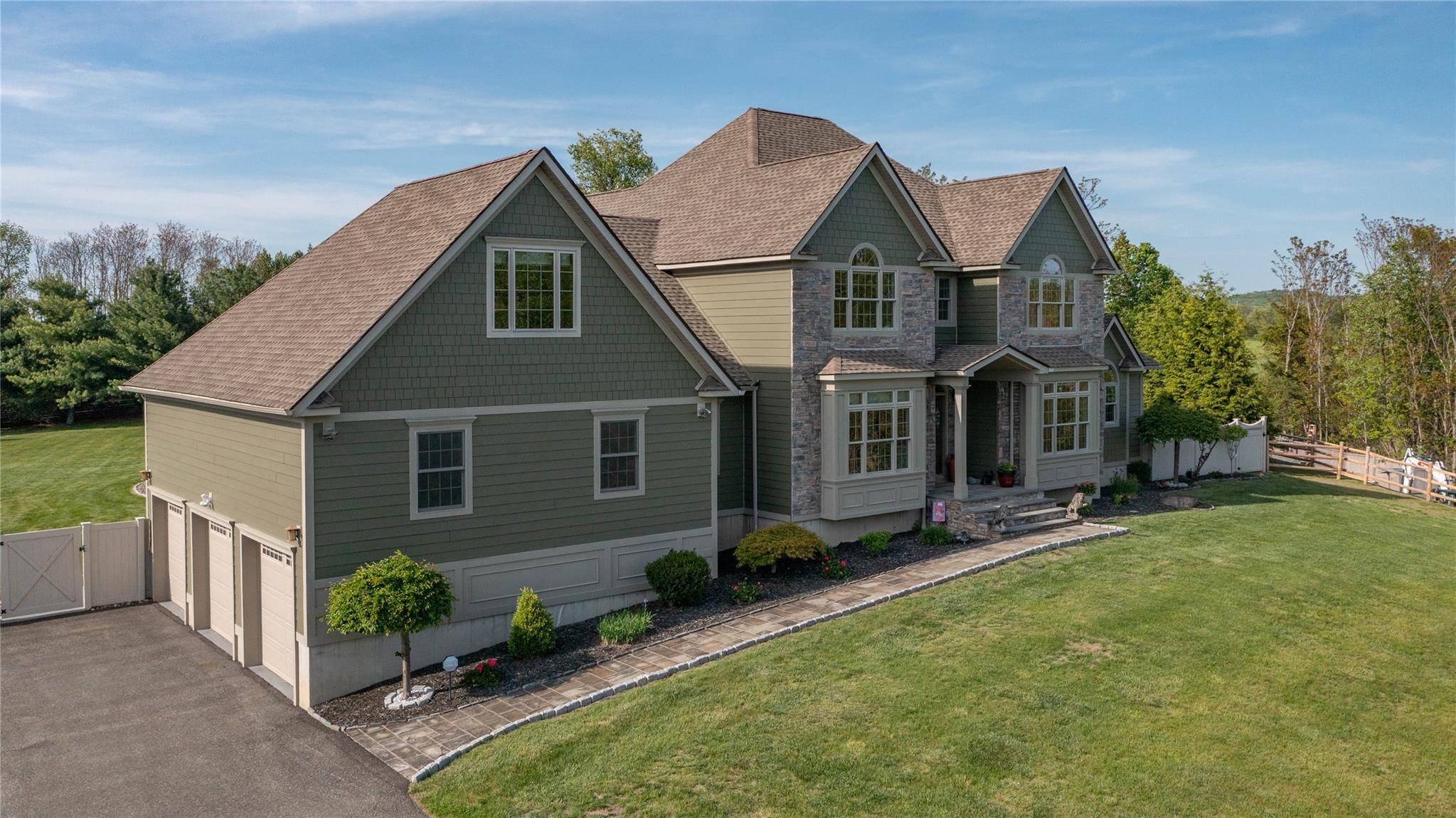 Red Hook, NY 12571,163 Hapeman Hill RD