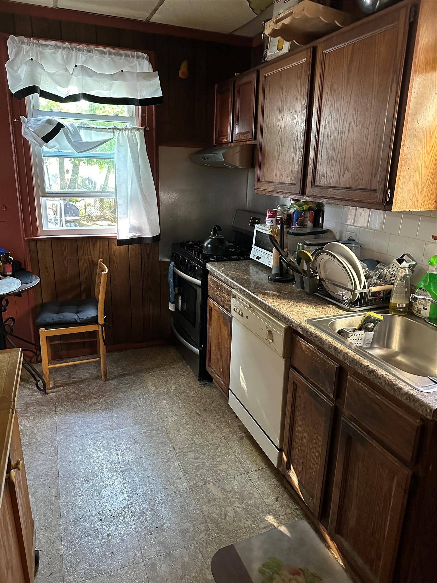Rosedale, NY 11422,13826 234th ST