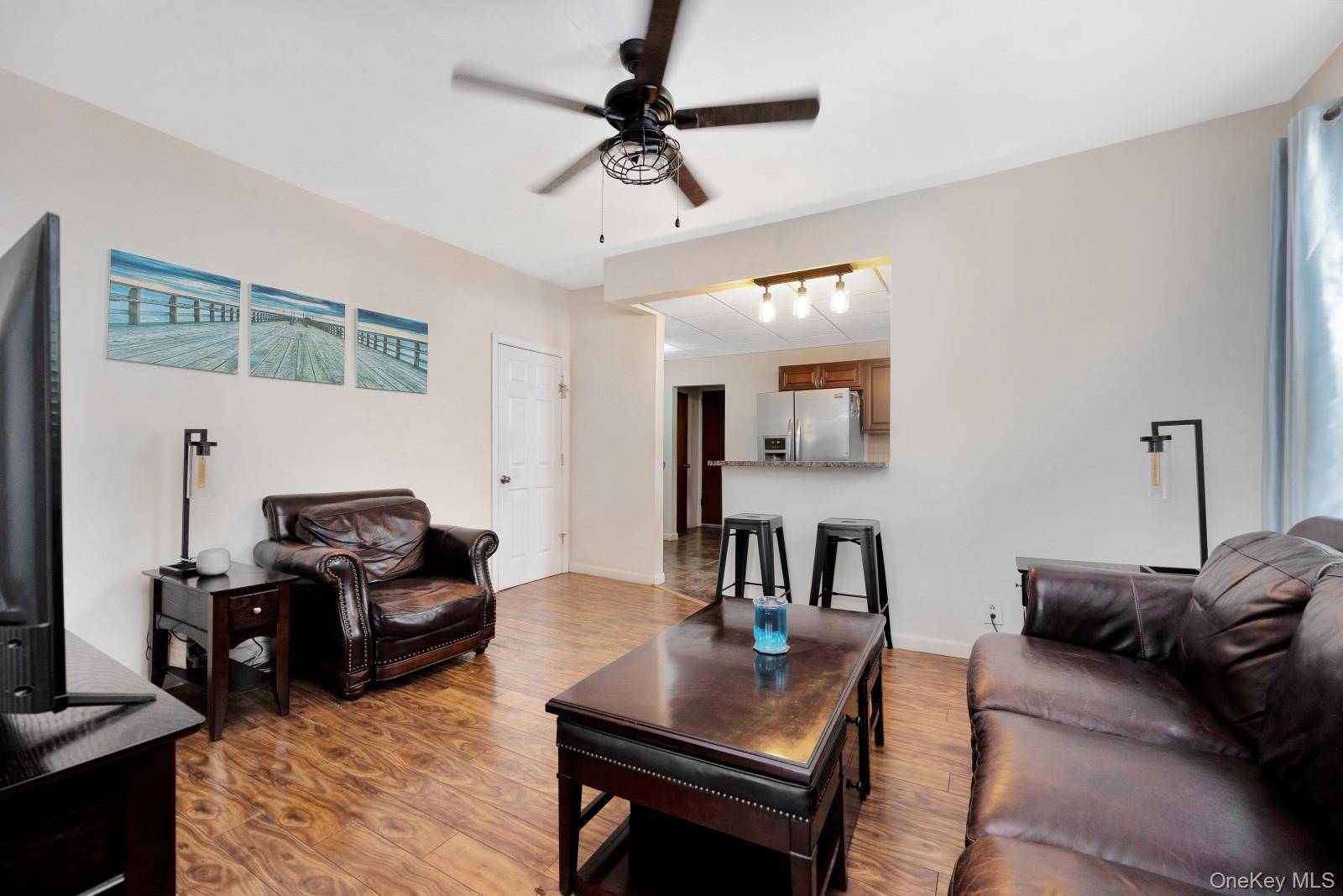 Middle Village, NY 11379,69-59 74th ST