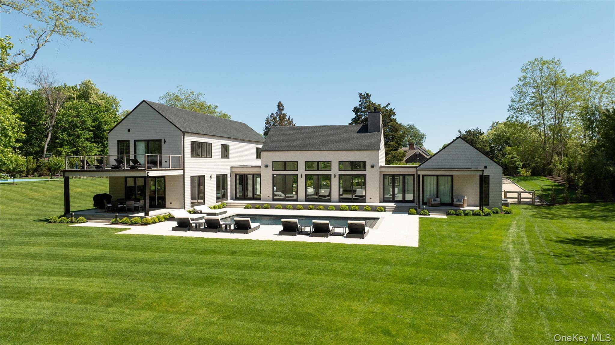 Shelter Island, NY 11964,100 S Ferry RD