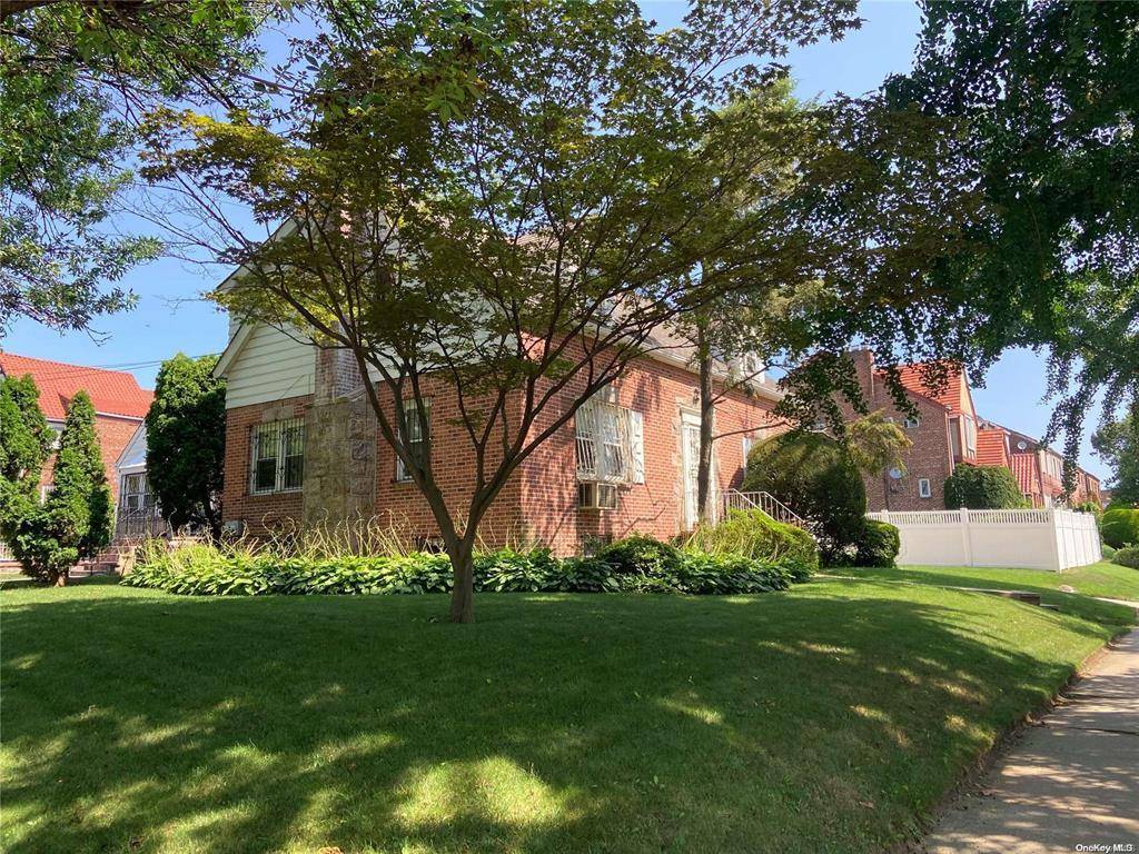 Queens Village, NY 11427,210-05 89th AVE