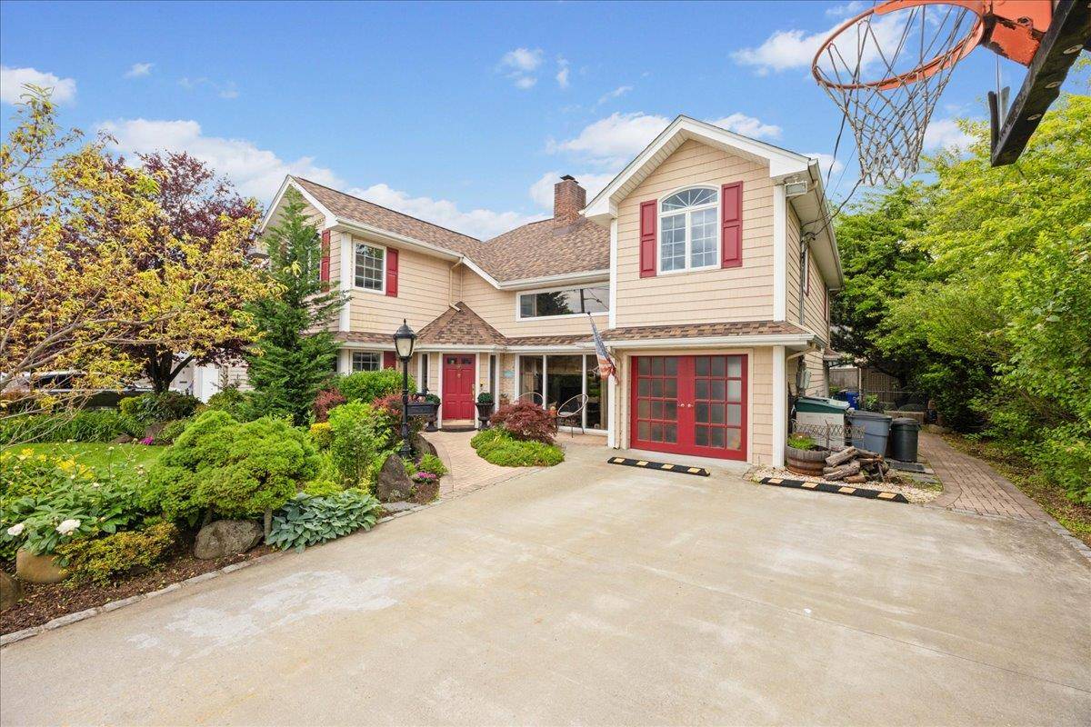 East Rockaway, NY 11518,10 Bulaire RD