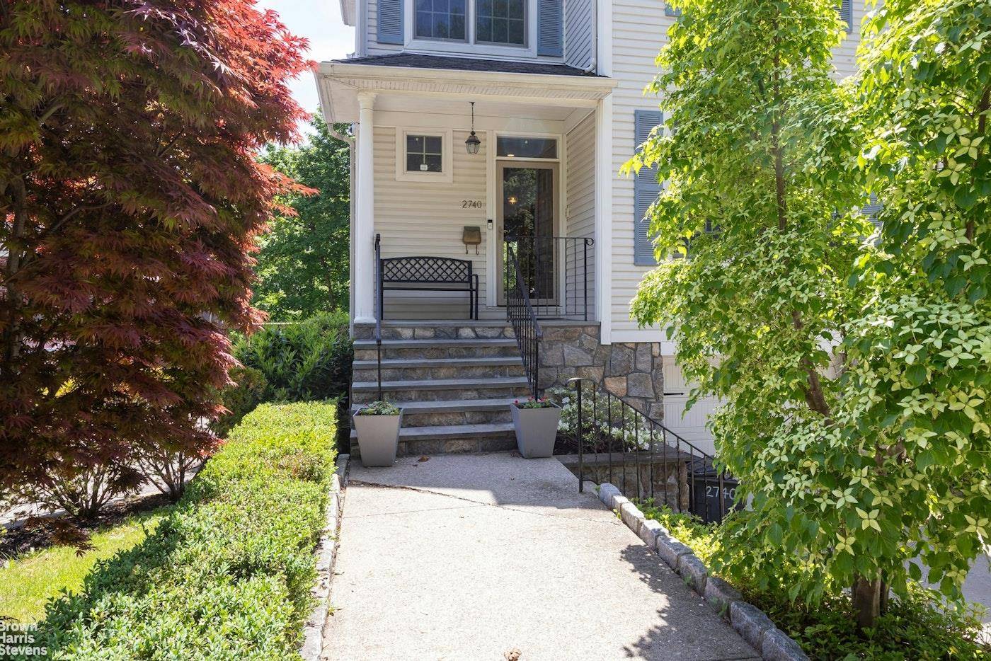 Bronx, NY 10463,2740 Netherland AVE