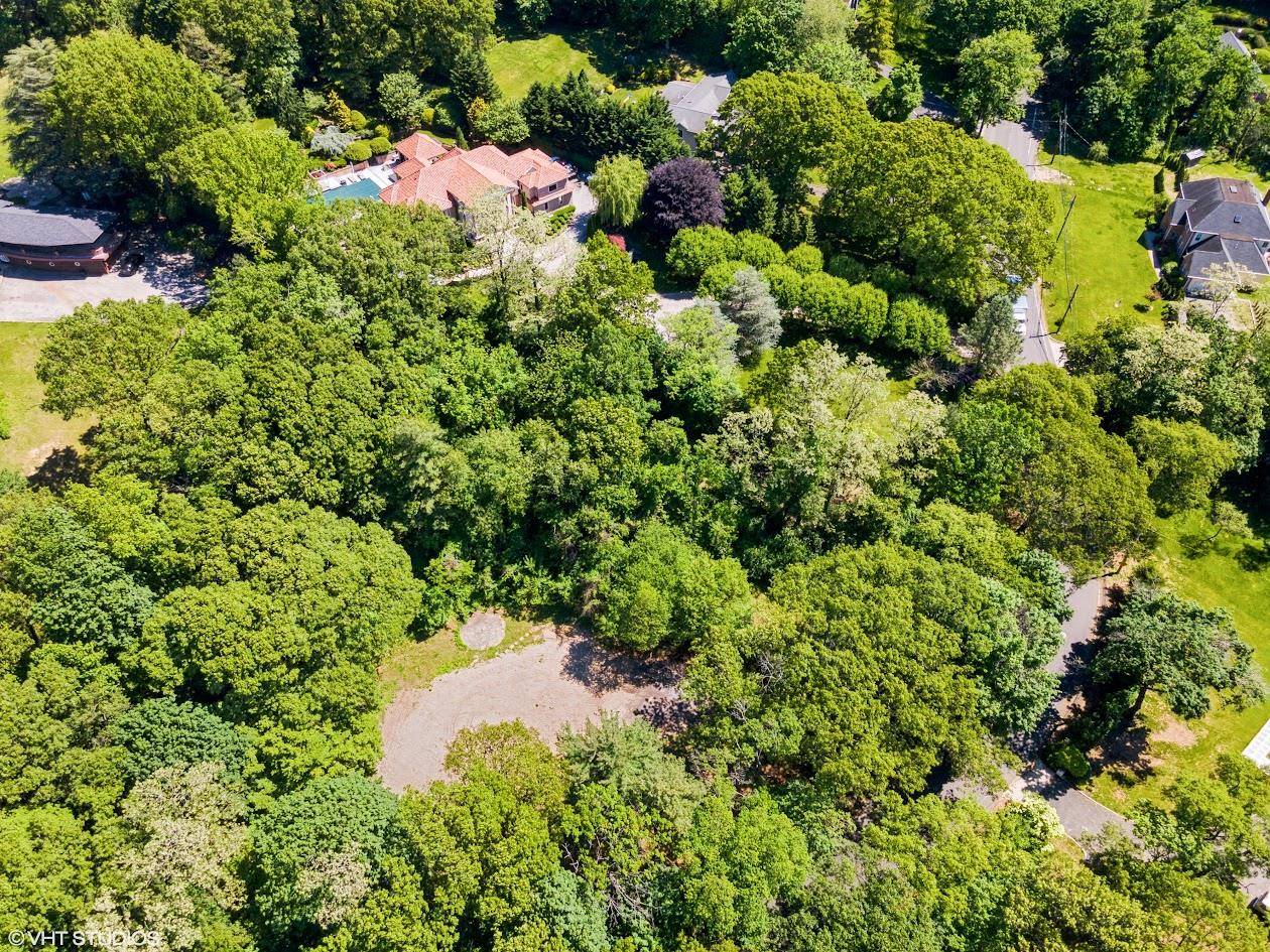 Glen Head, NY 11545,10 High Farms RD