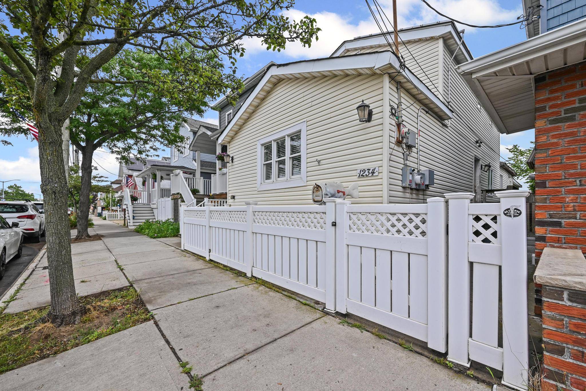 Broad Channel, NY 11693,12-34 Cross Bay BLVD