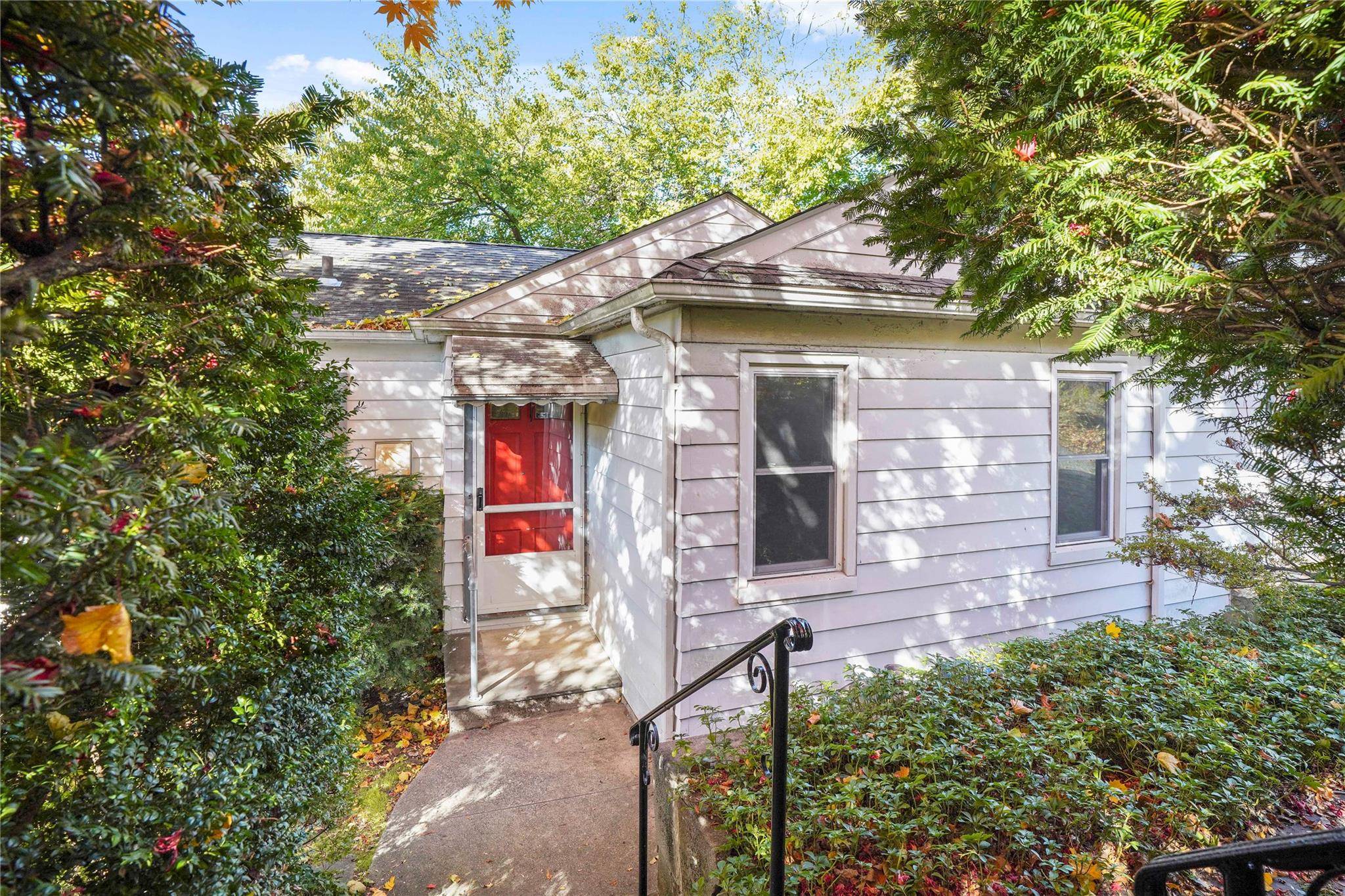 Yonkers, NY 10701,87 (aka 89) Arthur PL