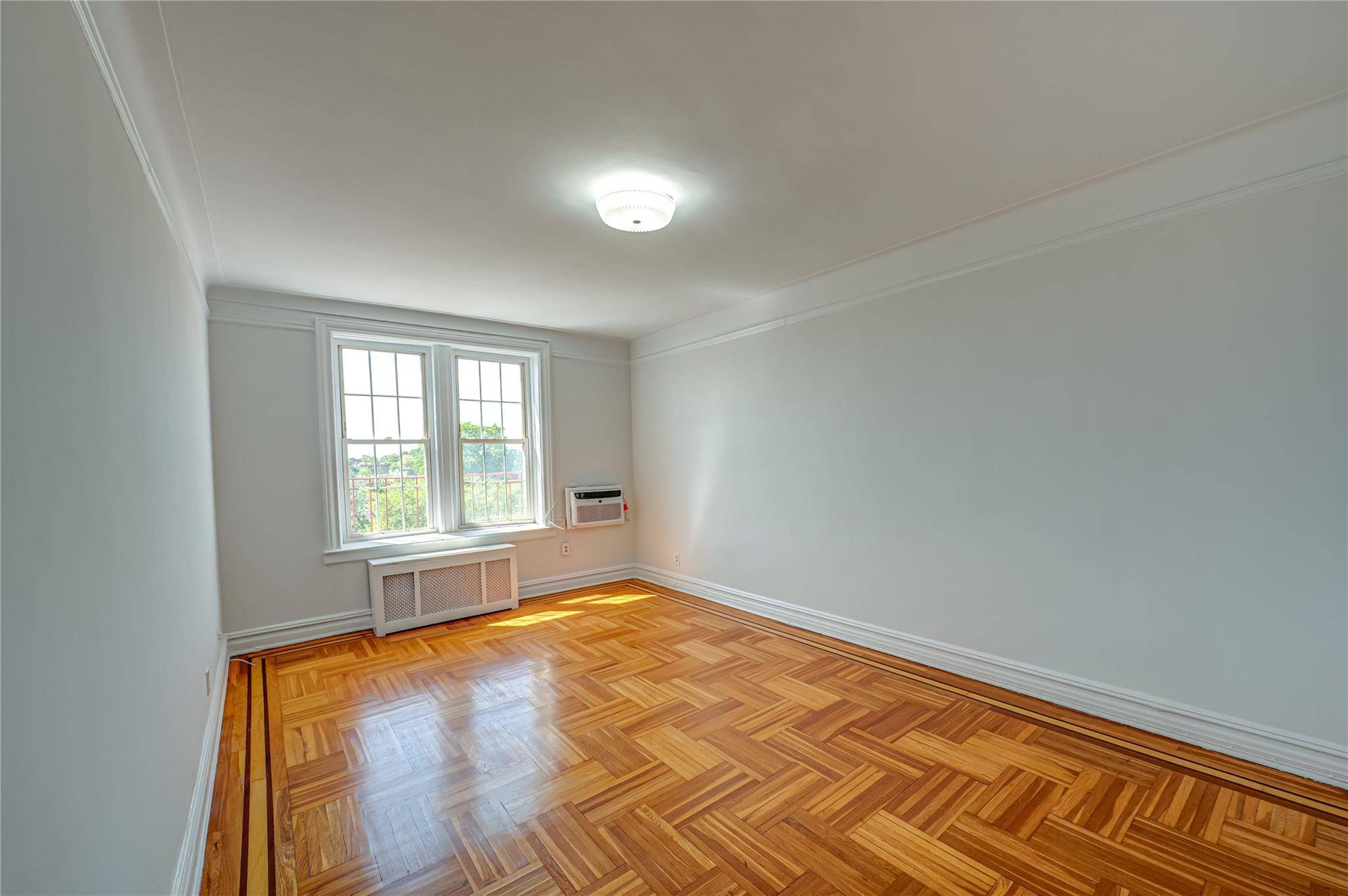 Garden City, NY 11530,12 Hamilton PL #D11