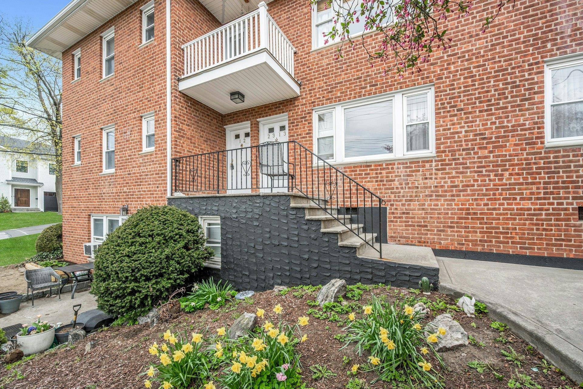 Rye, NY 10580,184 Purchase ST #1-2