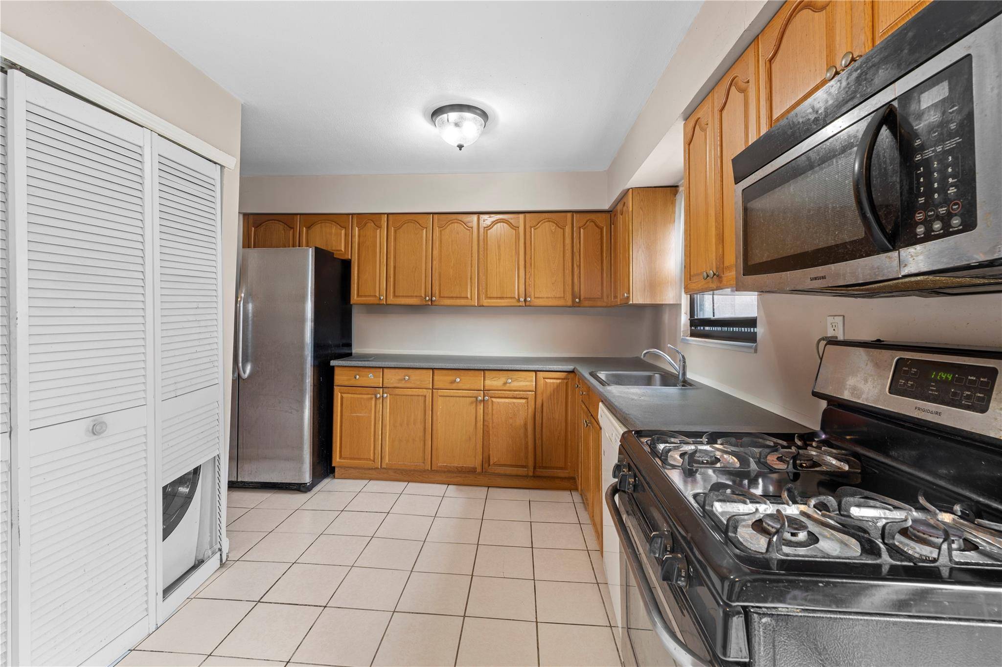 College Point, NY 11356,120-15 Cove CT #90A