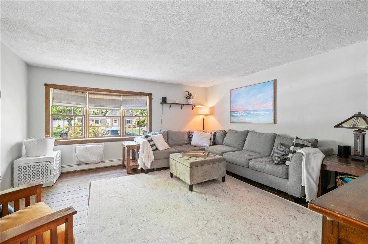 Medford, NY 11763,8 Meyer LN