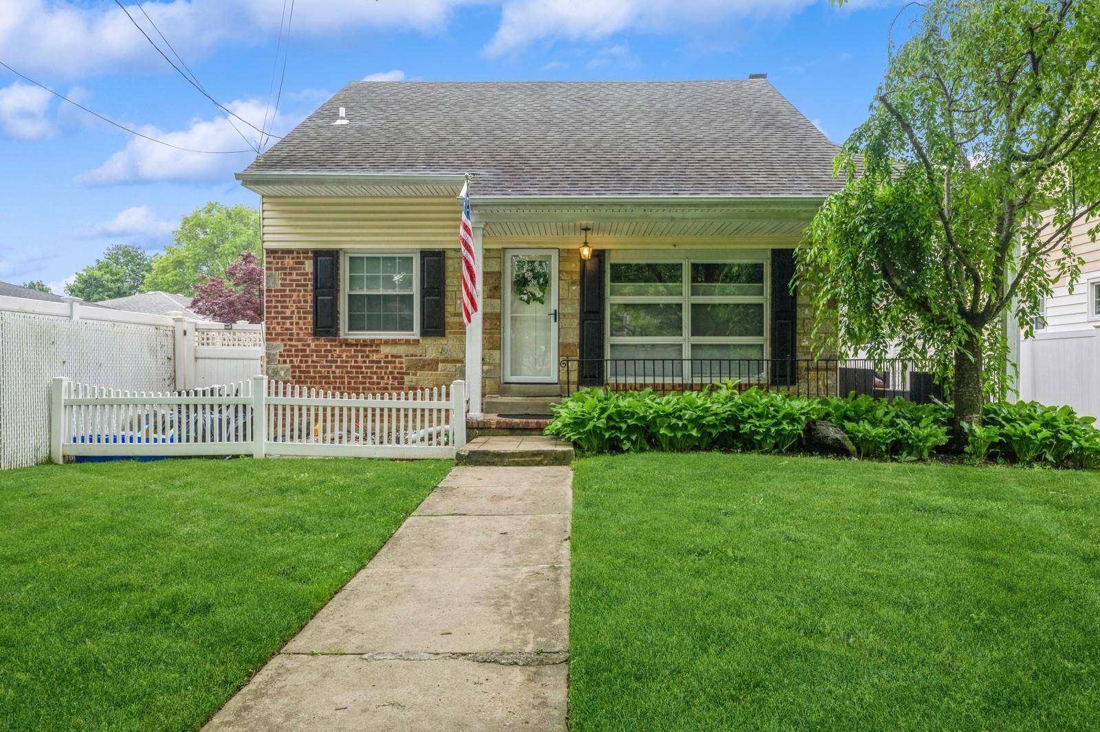 Baldwin, NY 11510,2482 Soper AVE