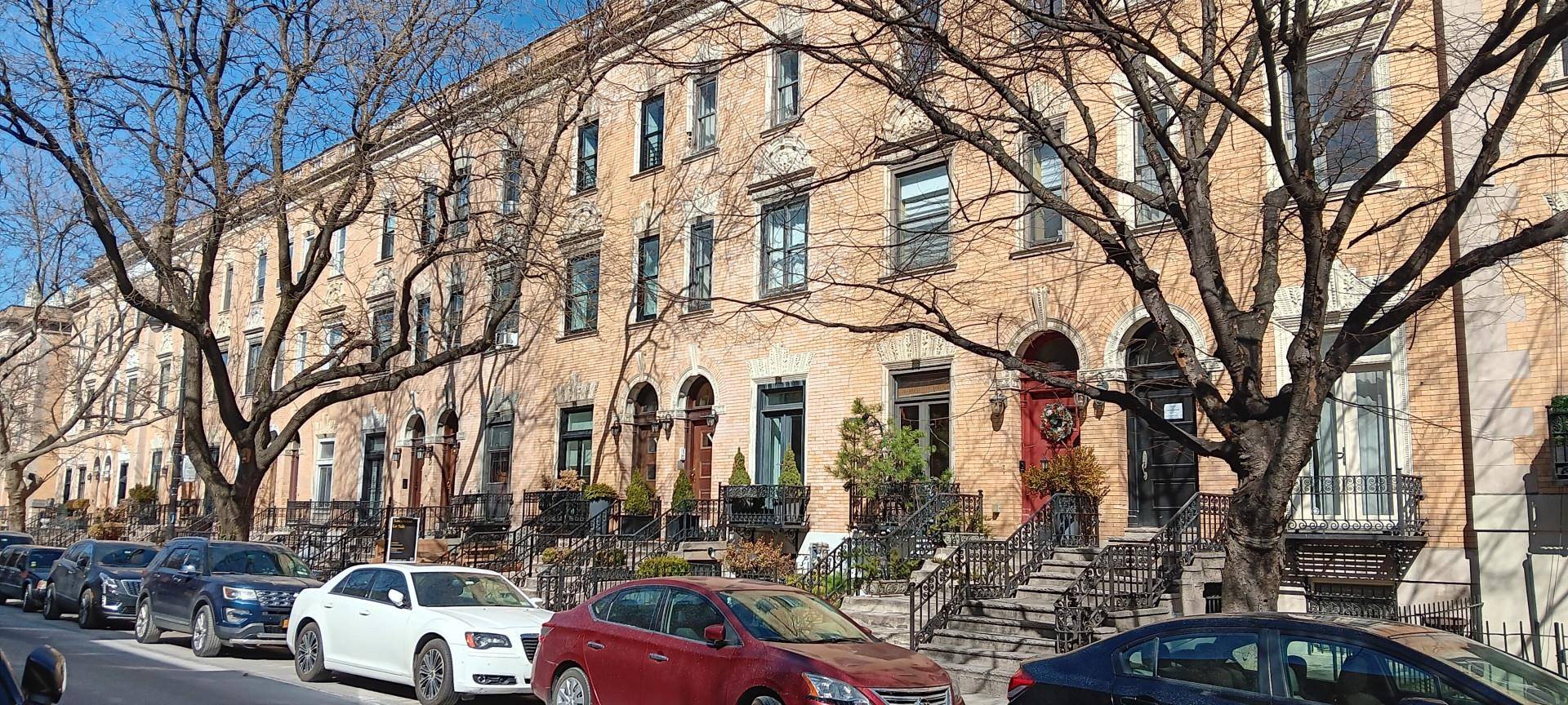 New York (manhattan), NY 10030,229 W 138TH ST