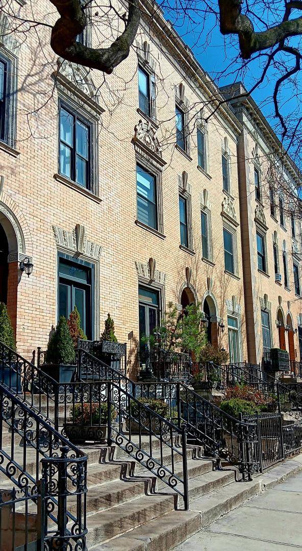 New York (manhattan), NY 10030,229 W 138TH ST