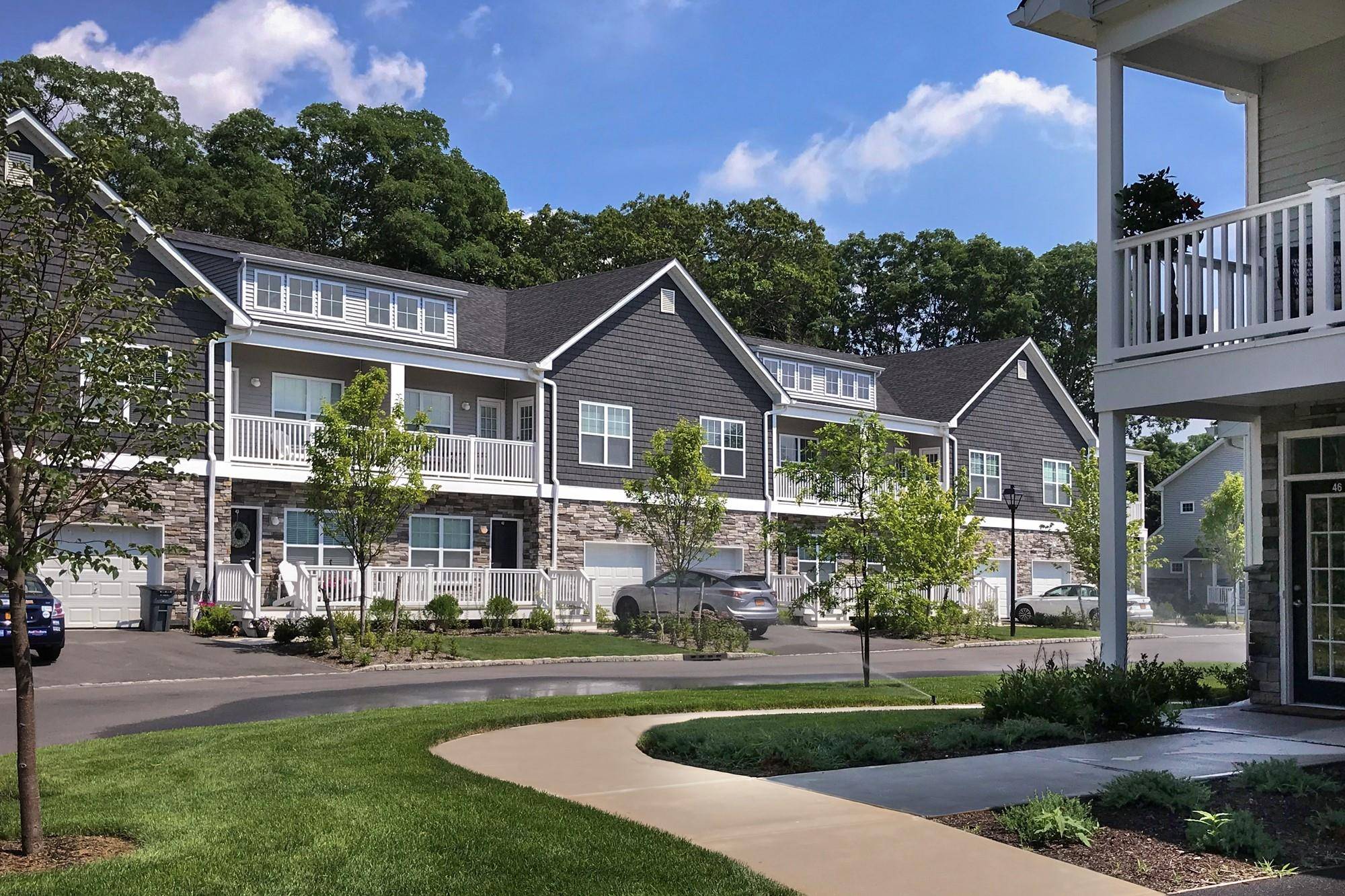 Selden, NY 11784,495 Middle Country RD #76