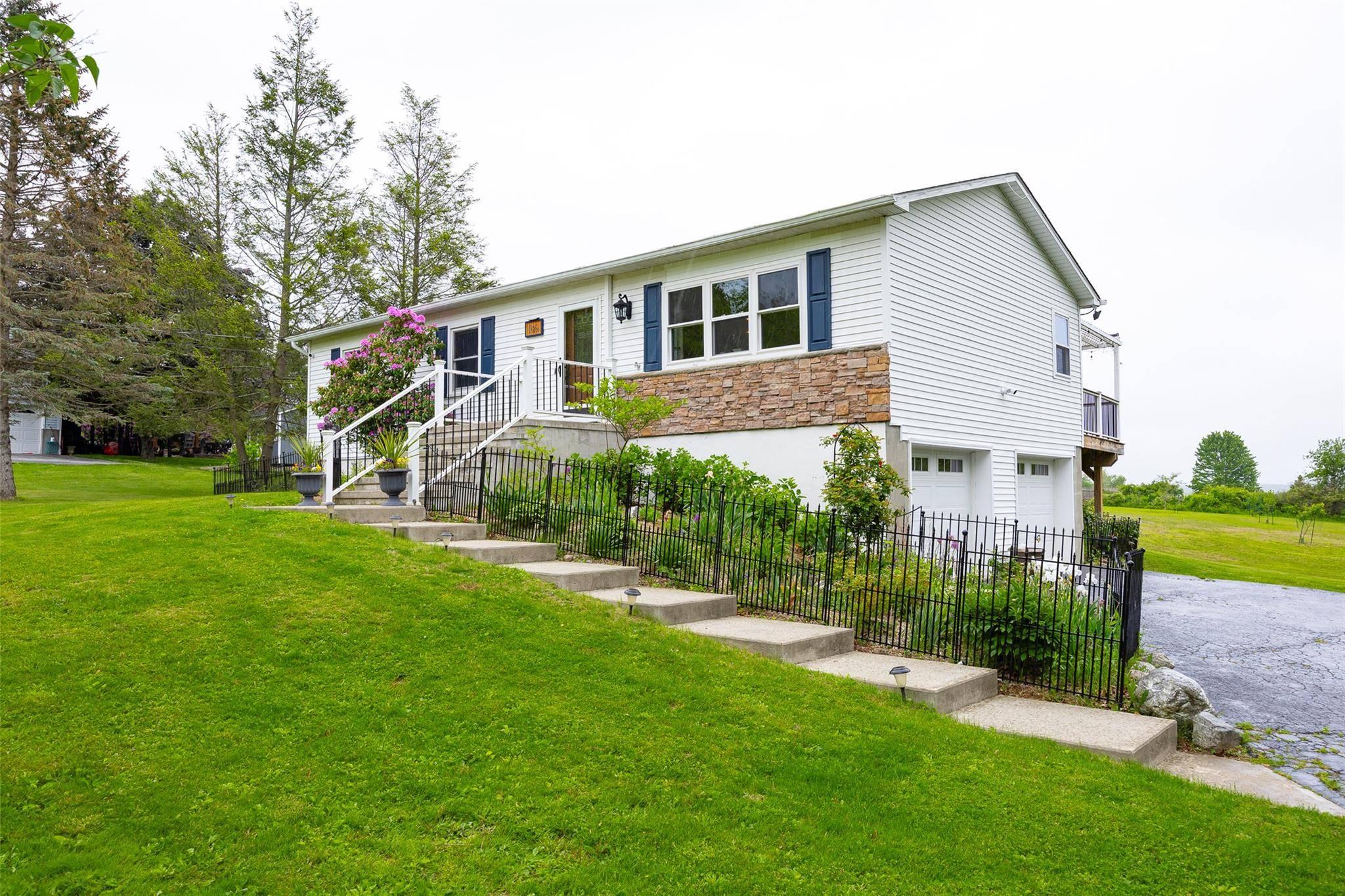 Pleasant Valley, NY 12569,186 Oswego RD