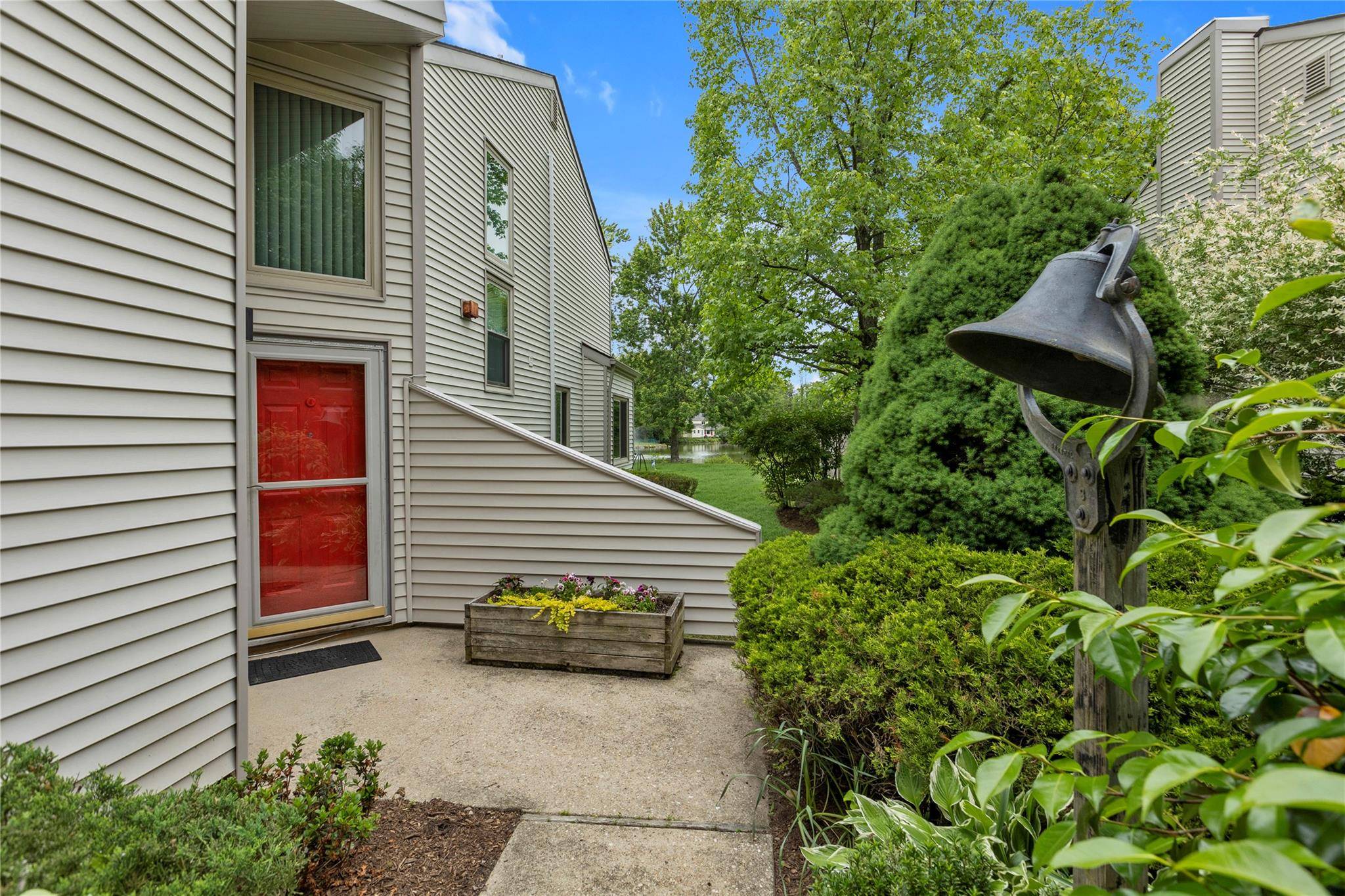 Huntington, NY 11743,5 Lakeridge DR
