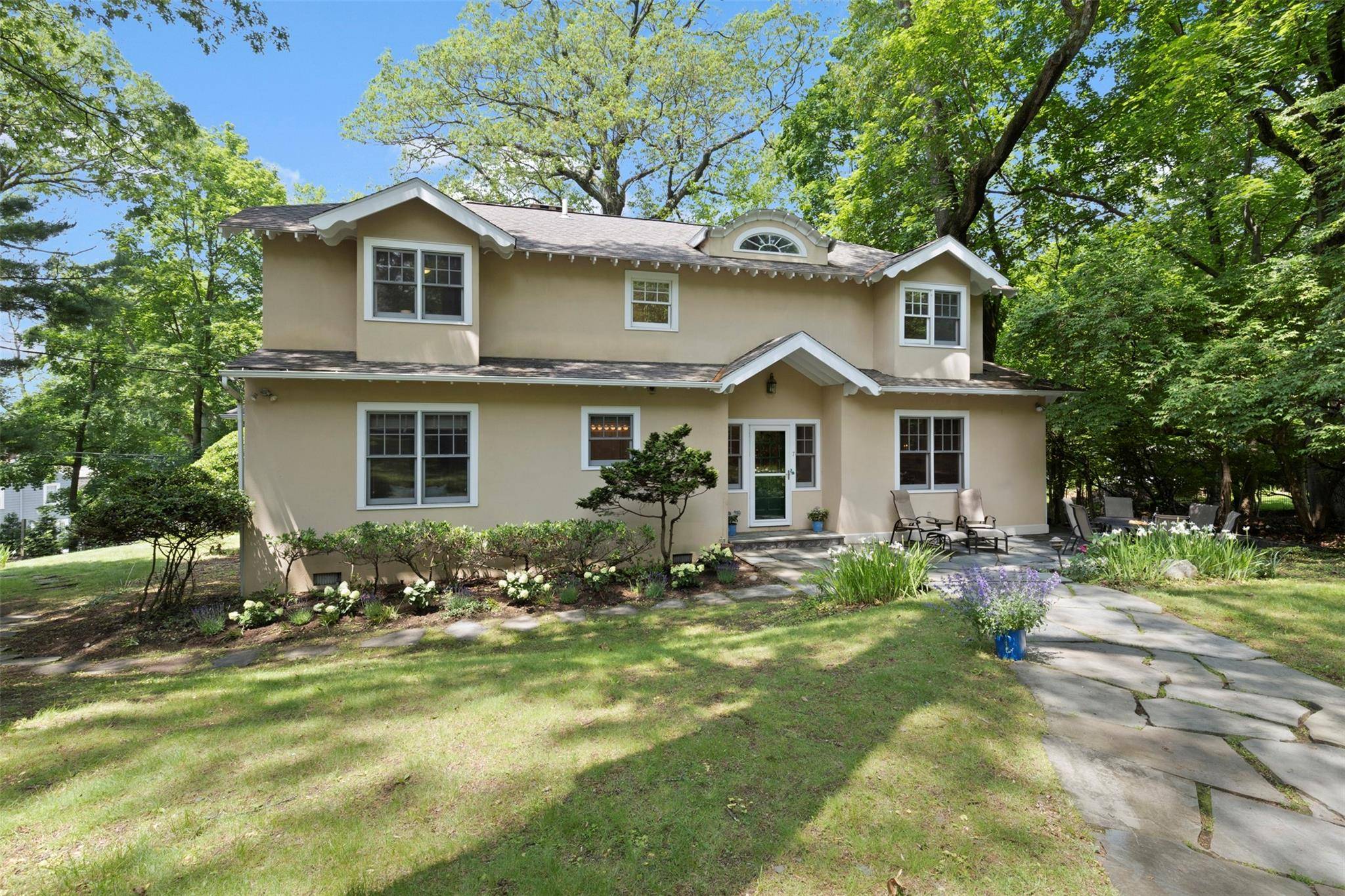 Hastings-on-hudson, NY 10706,7 Ravine DR