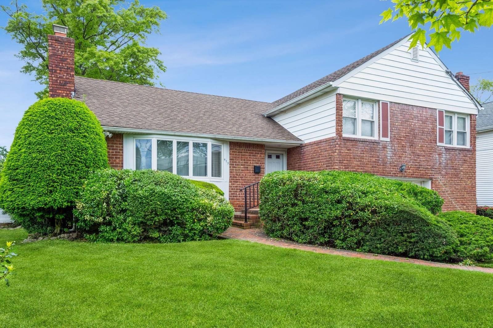 Oceanside, NY 11572,409 Jordan ST