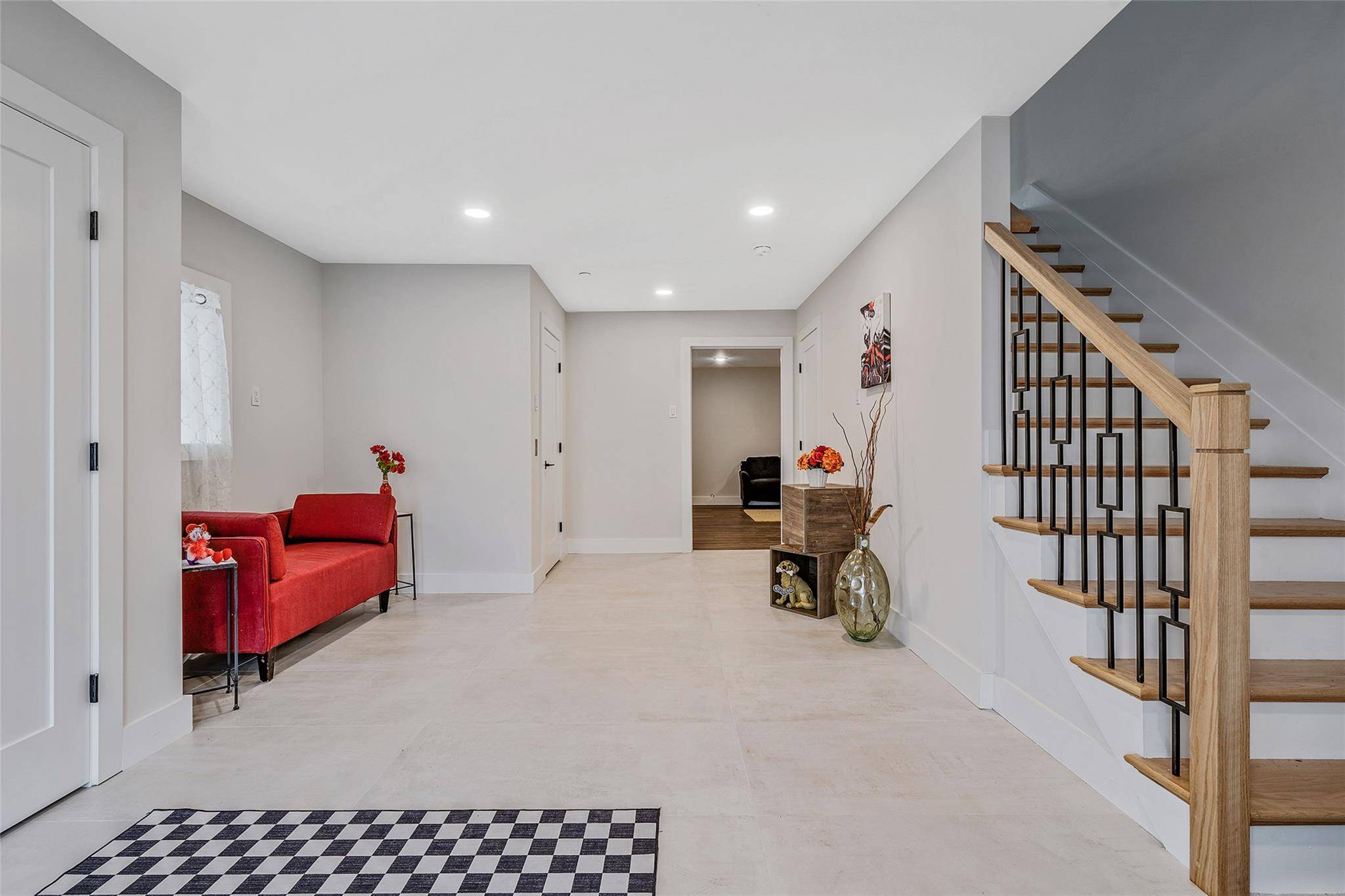 Oceanside, NY 11572,241 Mott ST