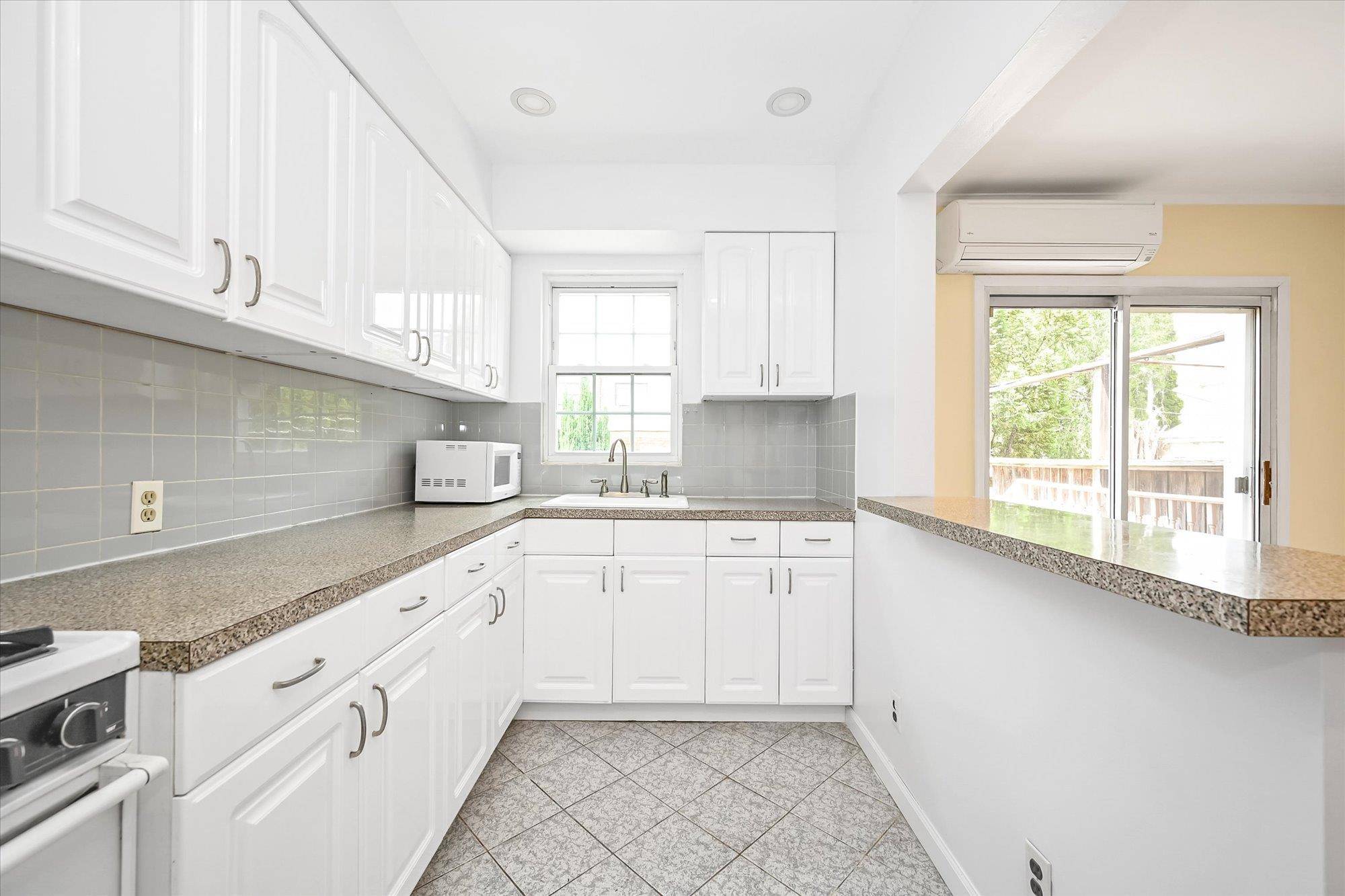Whitestone, NY 11357,21-22 150th ST