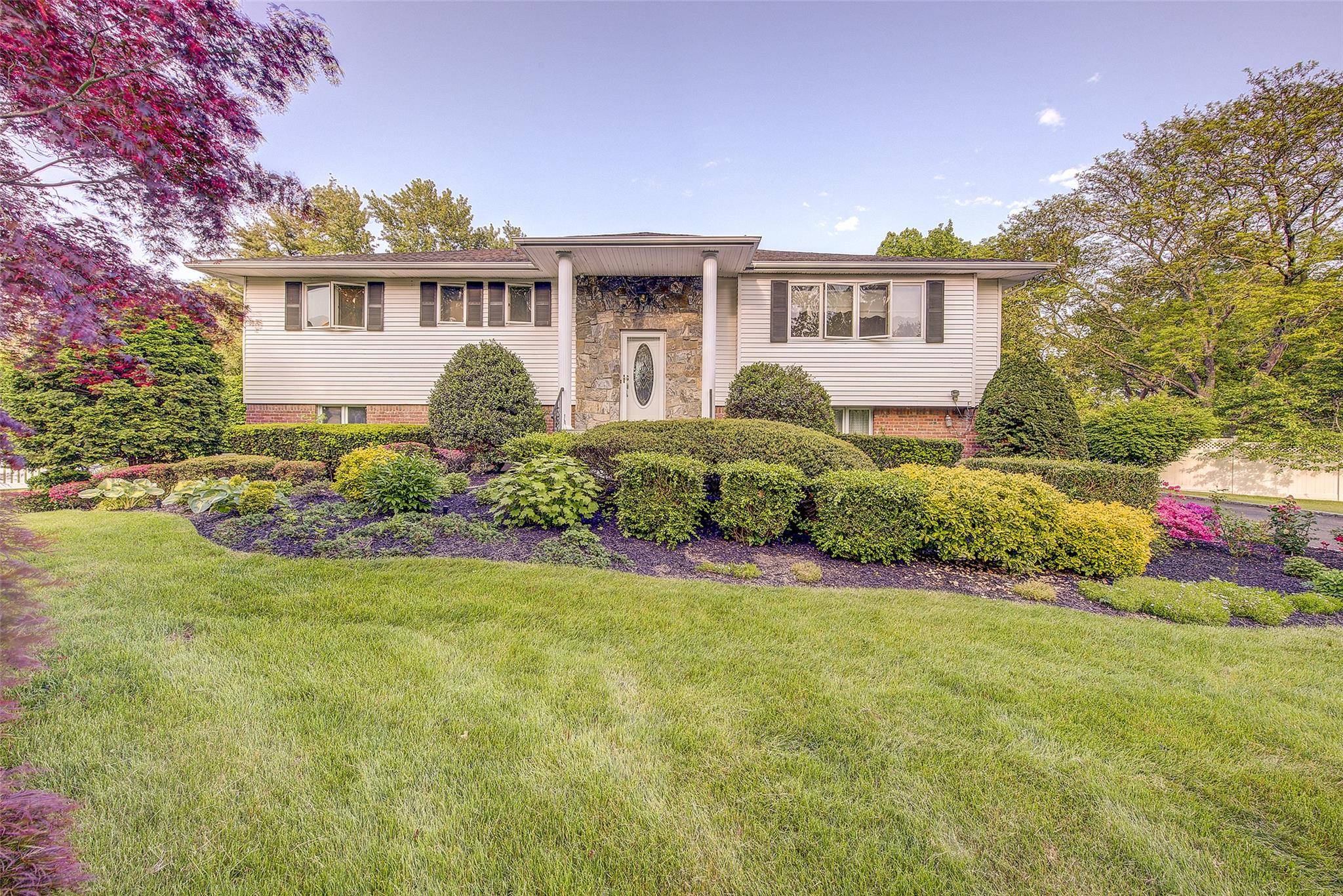 East Northport, NY 11731,6 Shaker CT