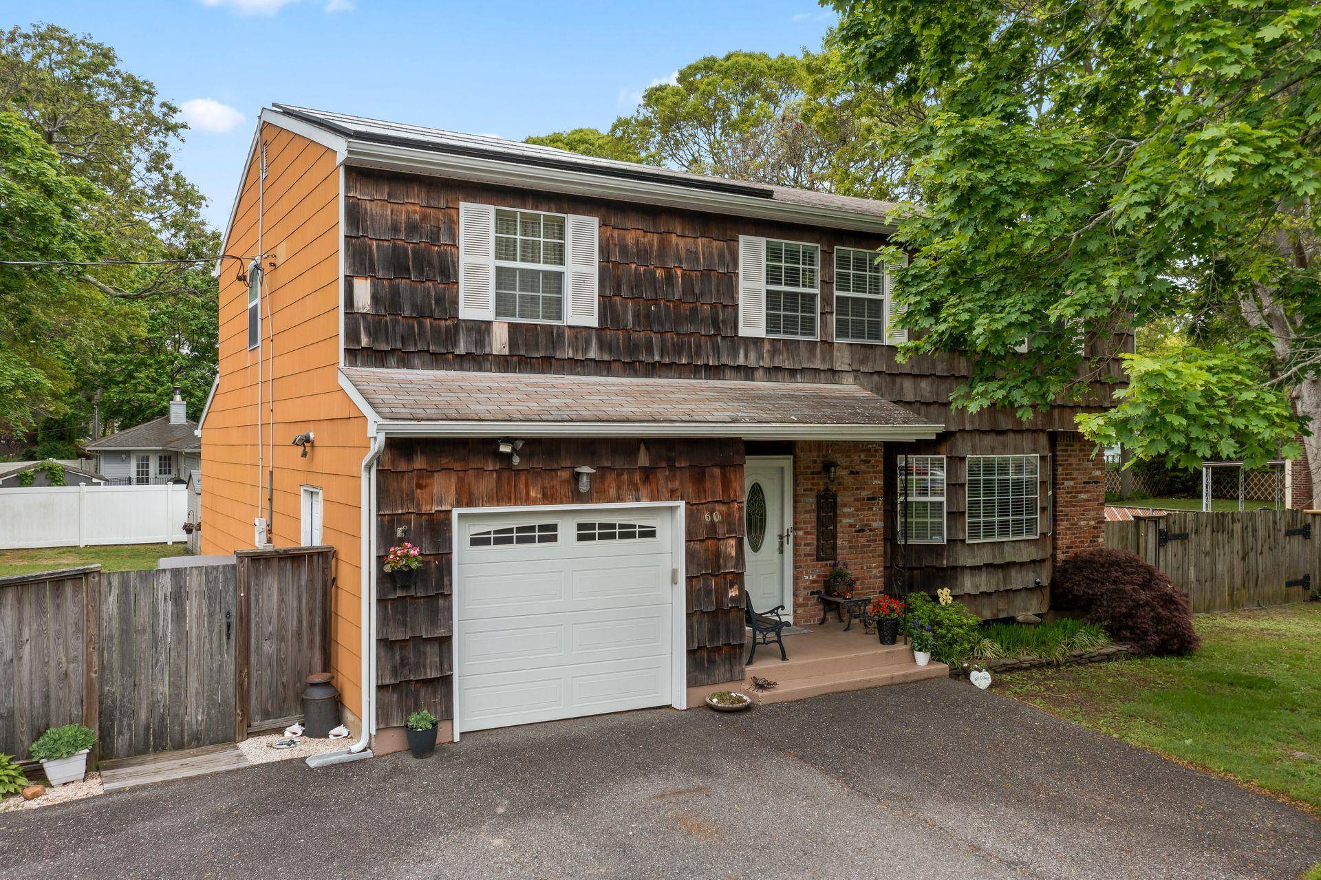 Shirley, NY 11967,60 Heston RD