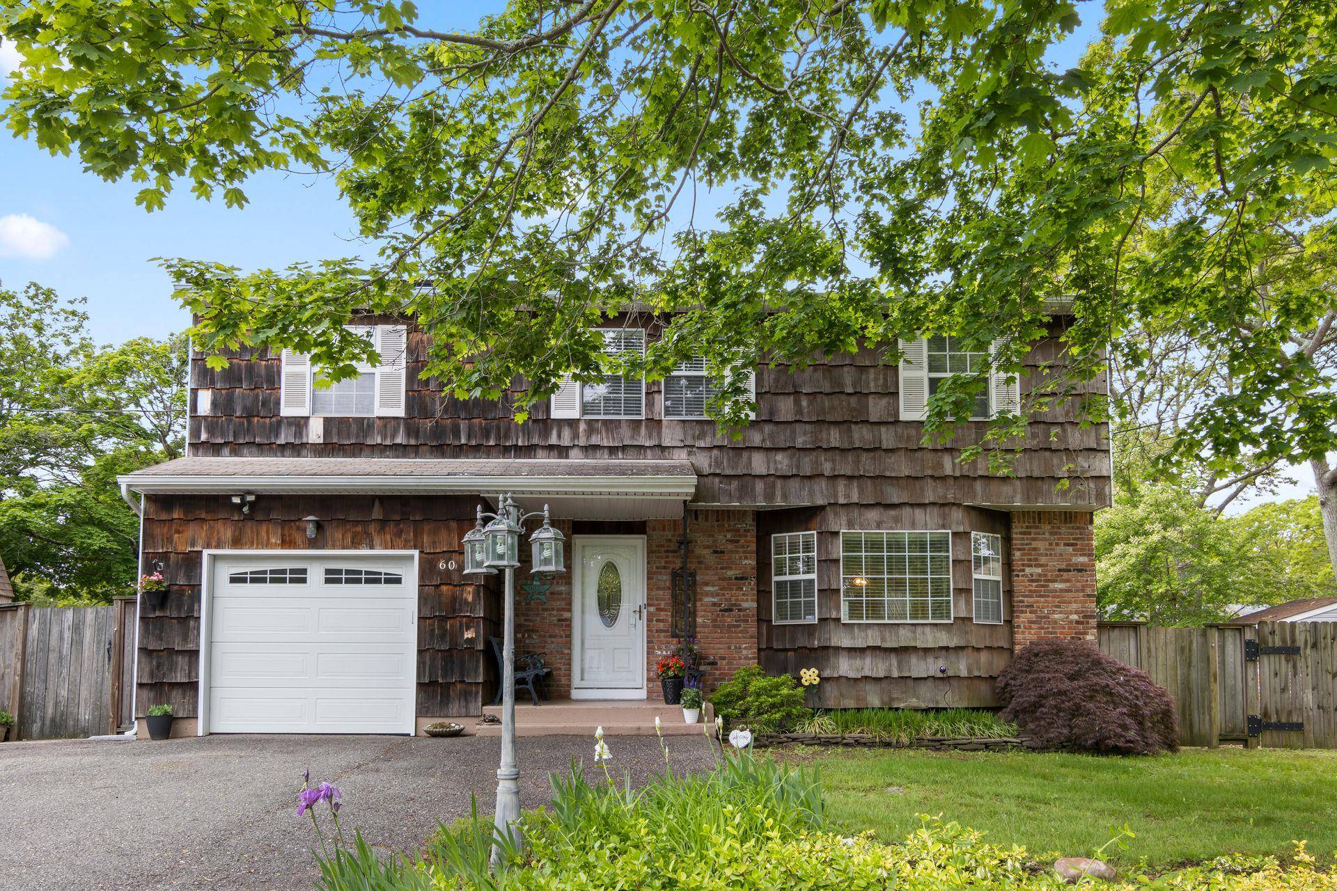 Shirley, NY 11967,60 Heston RD