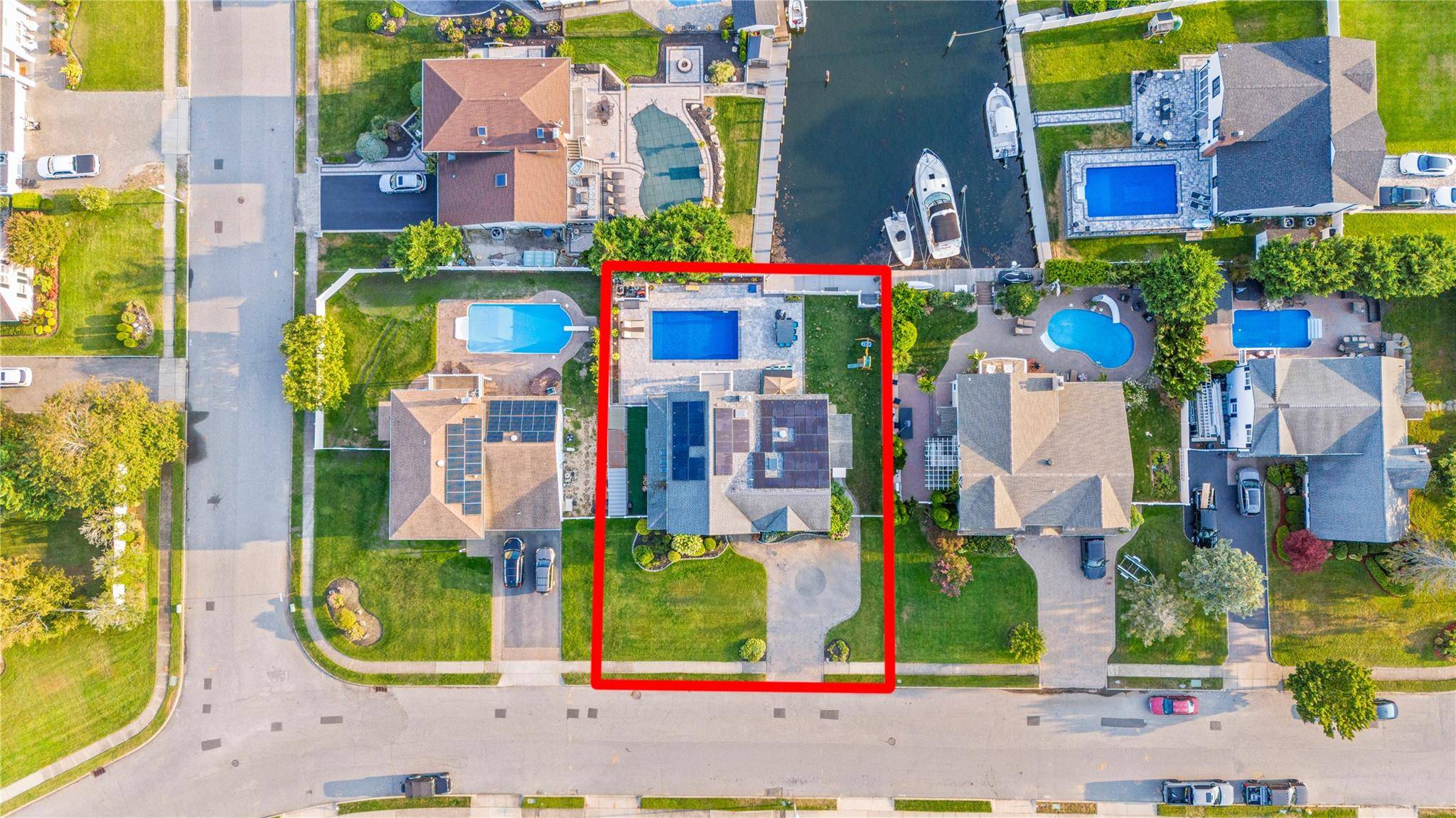 West Islip, NY 11795,20 Skipper DR