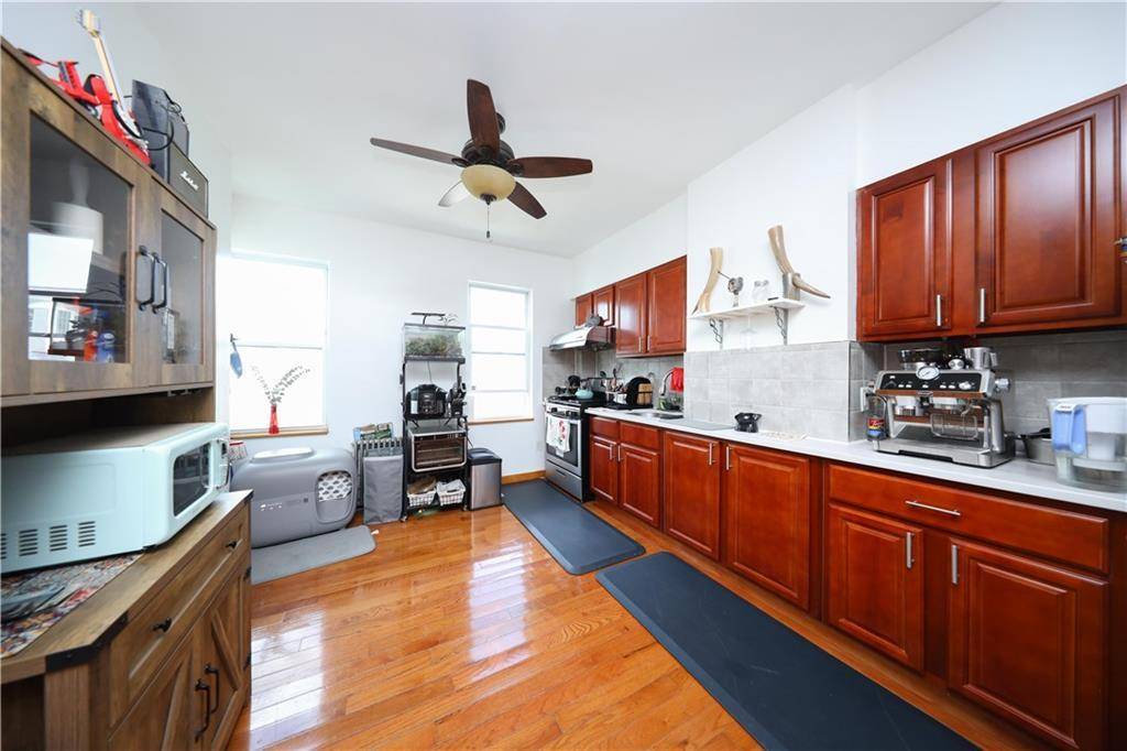Maspeth, NY 11378,59-61 56th AVE