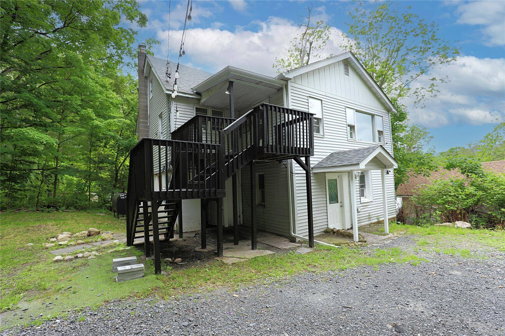 Ellenville, NY 12428,17 Rear Chapel ST