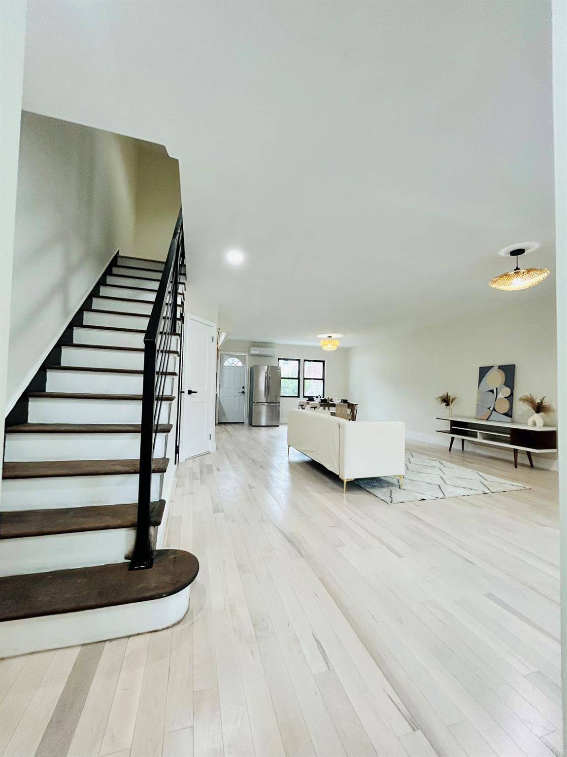 Fresh Meadows, NY 11365,69-14 198th ST