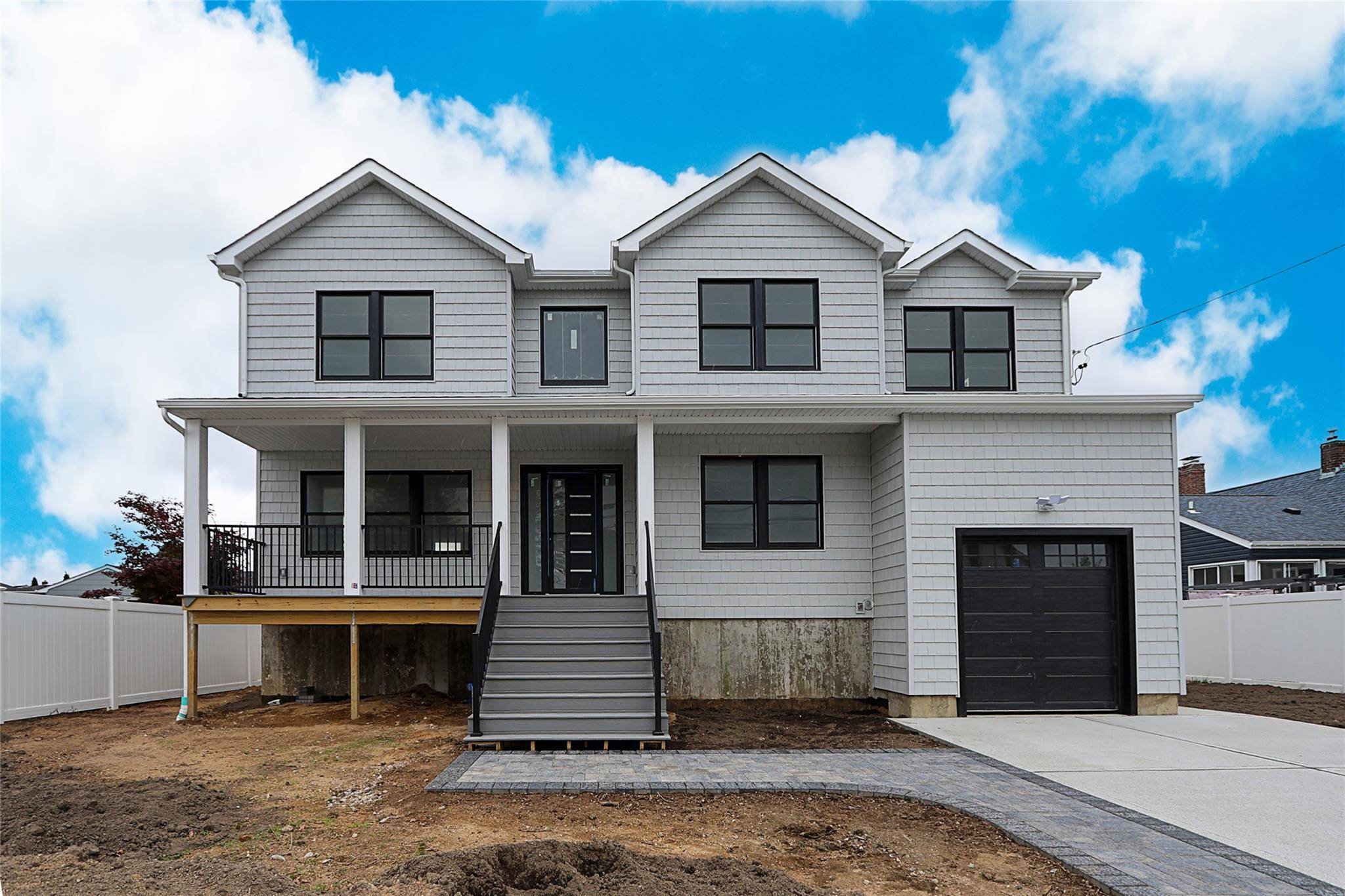 Lindenhurst, NY 11757,482 S 5th ST