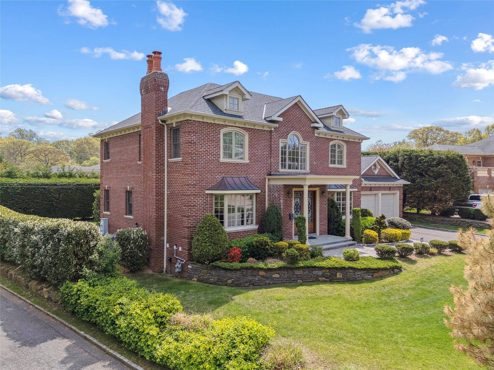 Manhasset, NY 11030,16 Winchester DR